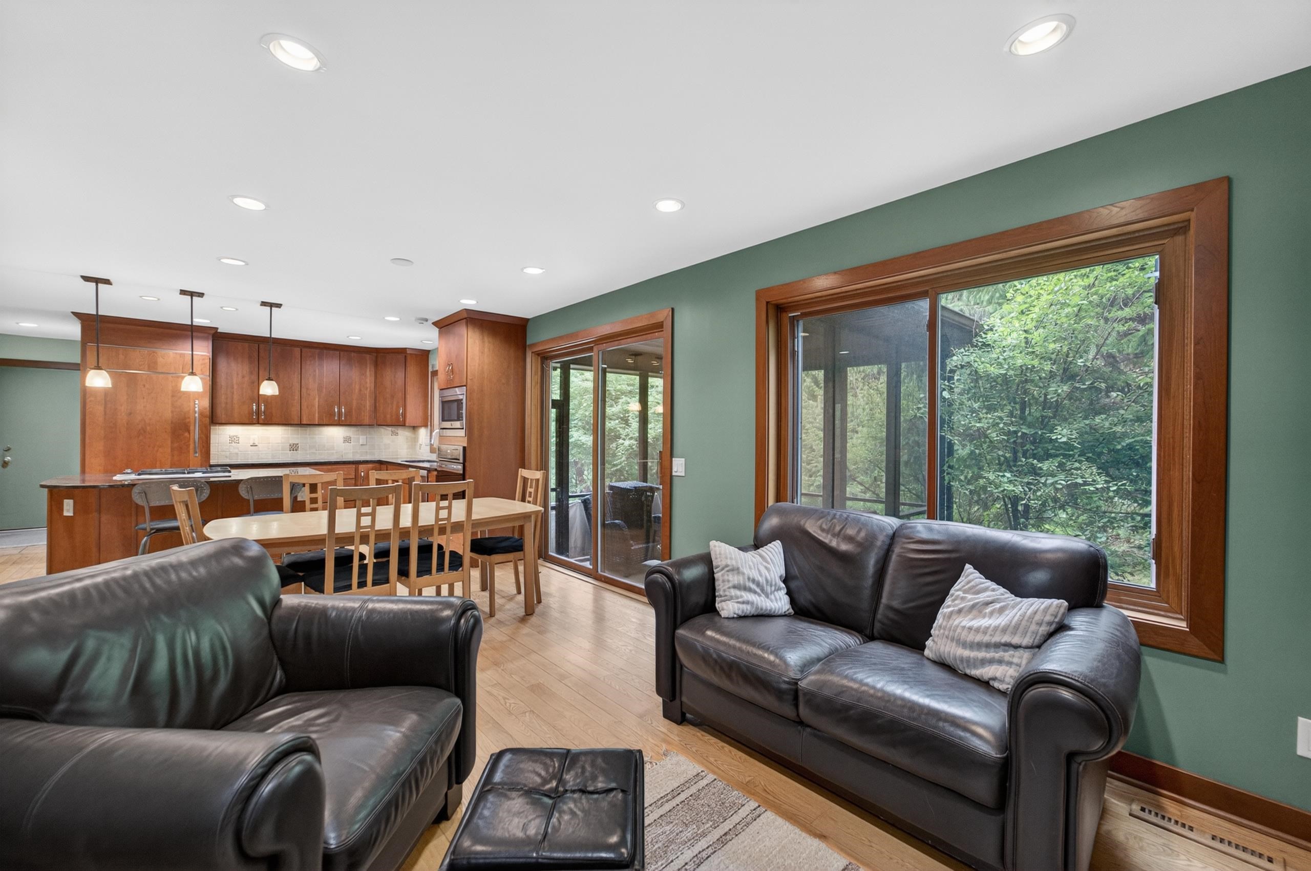 5 Wood Crest Court
