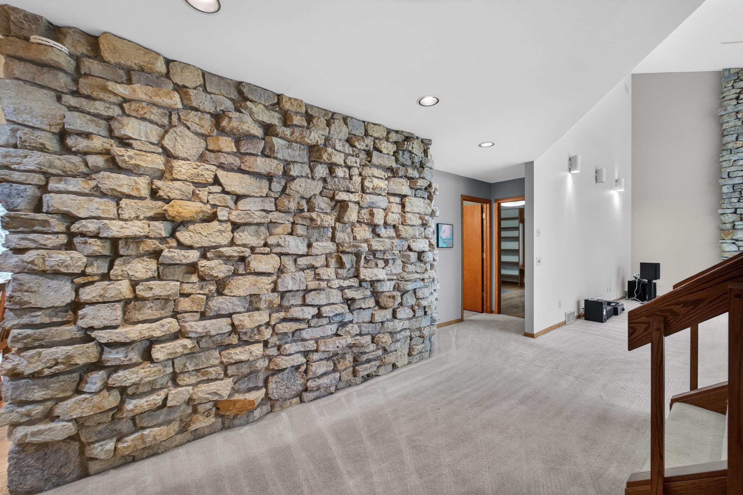 5 Wood Crest Court