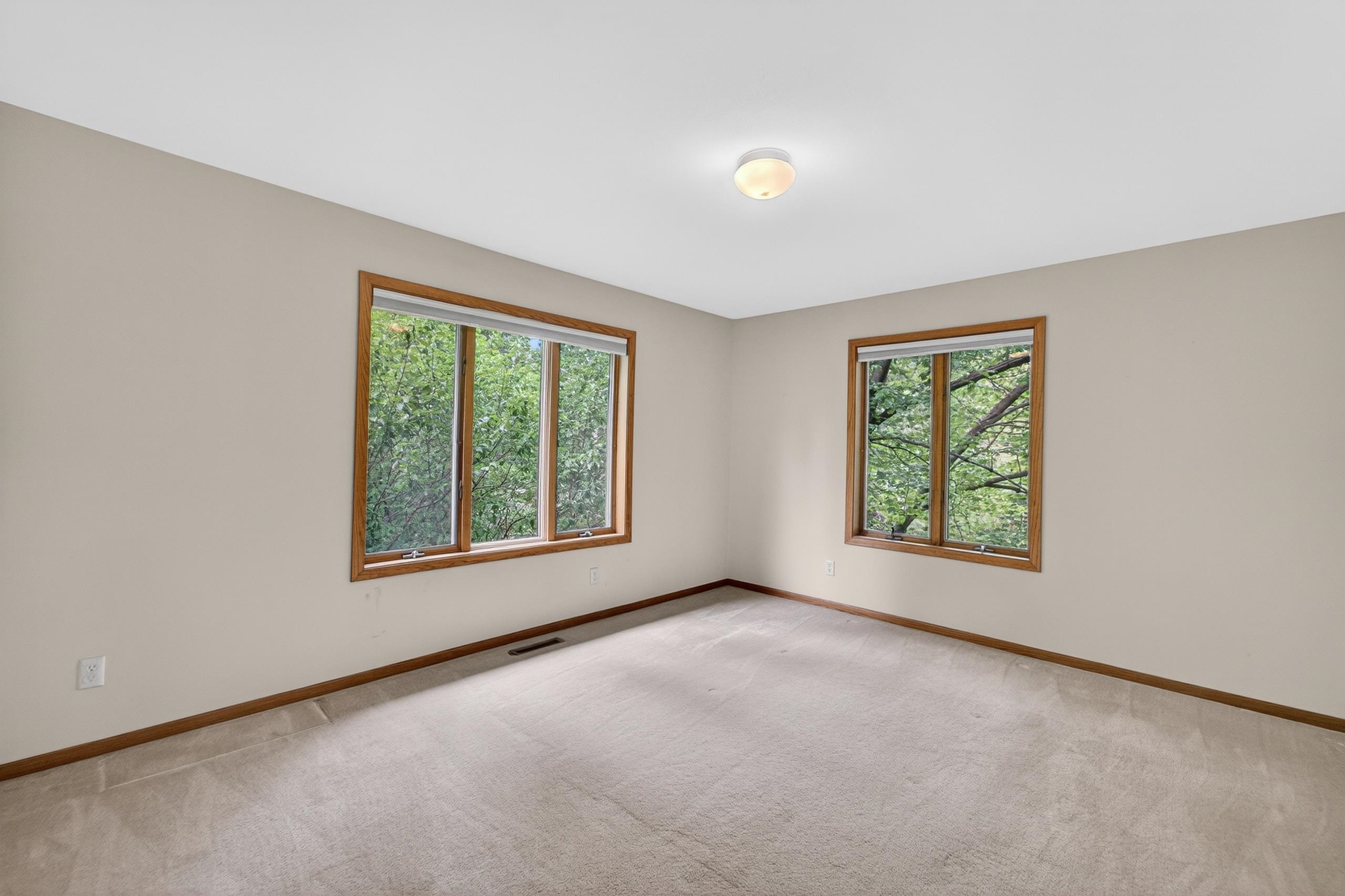 5 Wood Crest Court