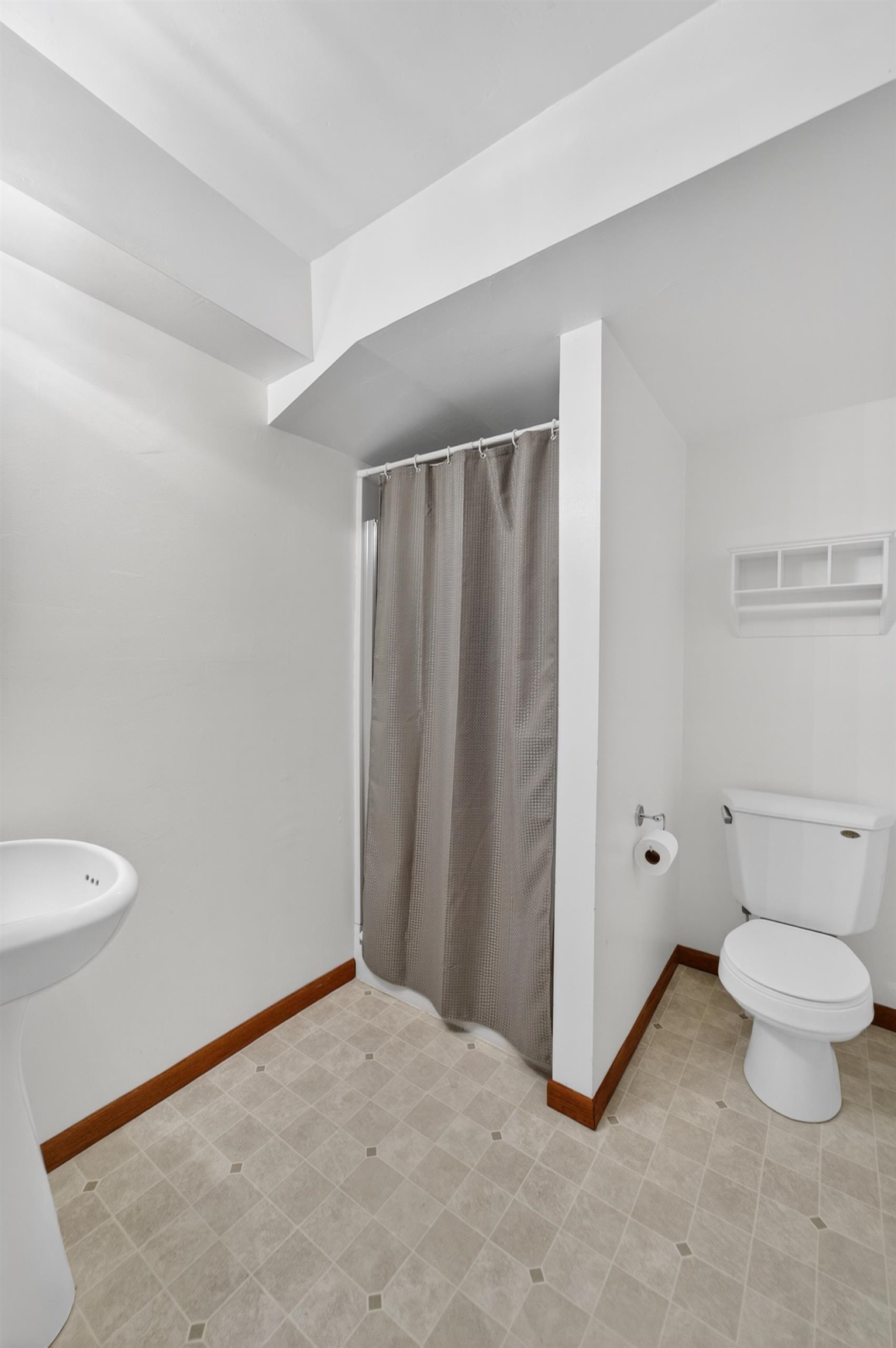 5 Wood Crest Court