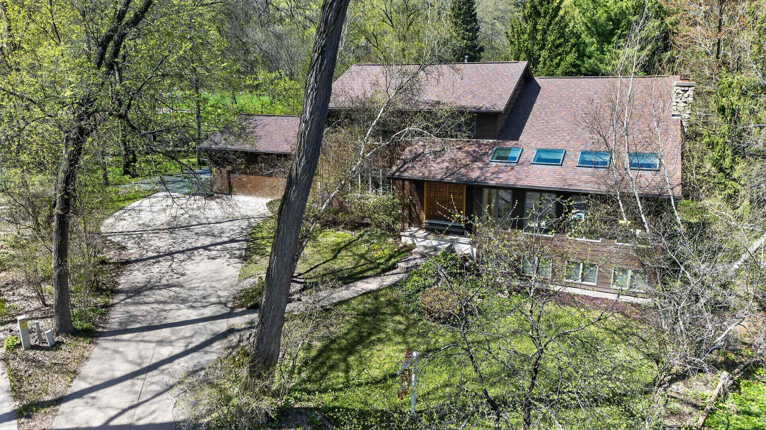5 Wood Crest Court