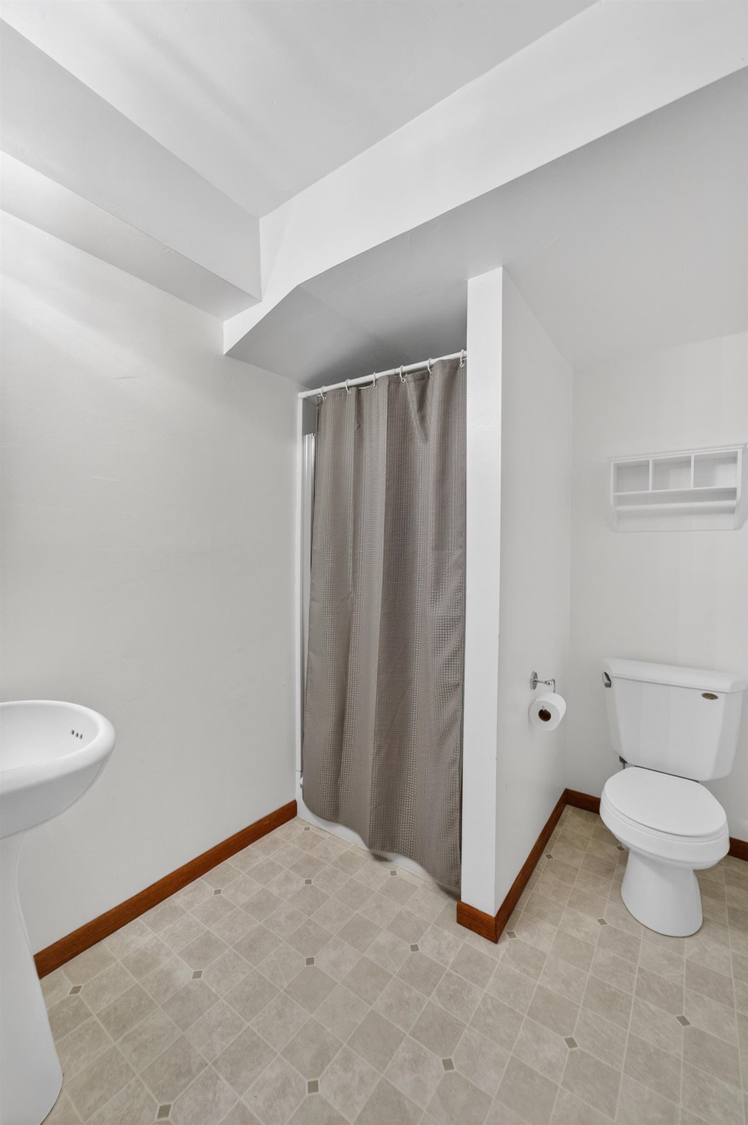 5 Wood Crest Court