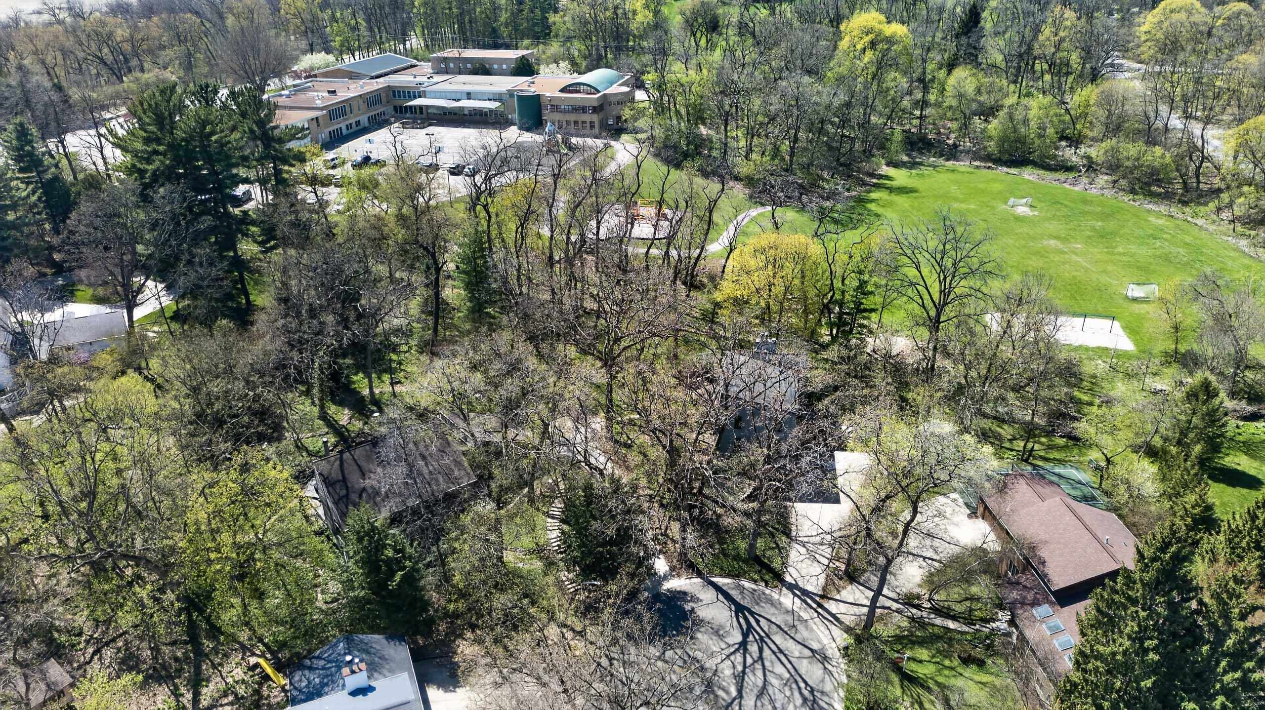 5 Wood Crest Court