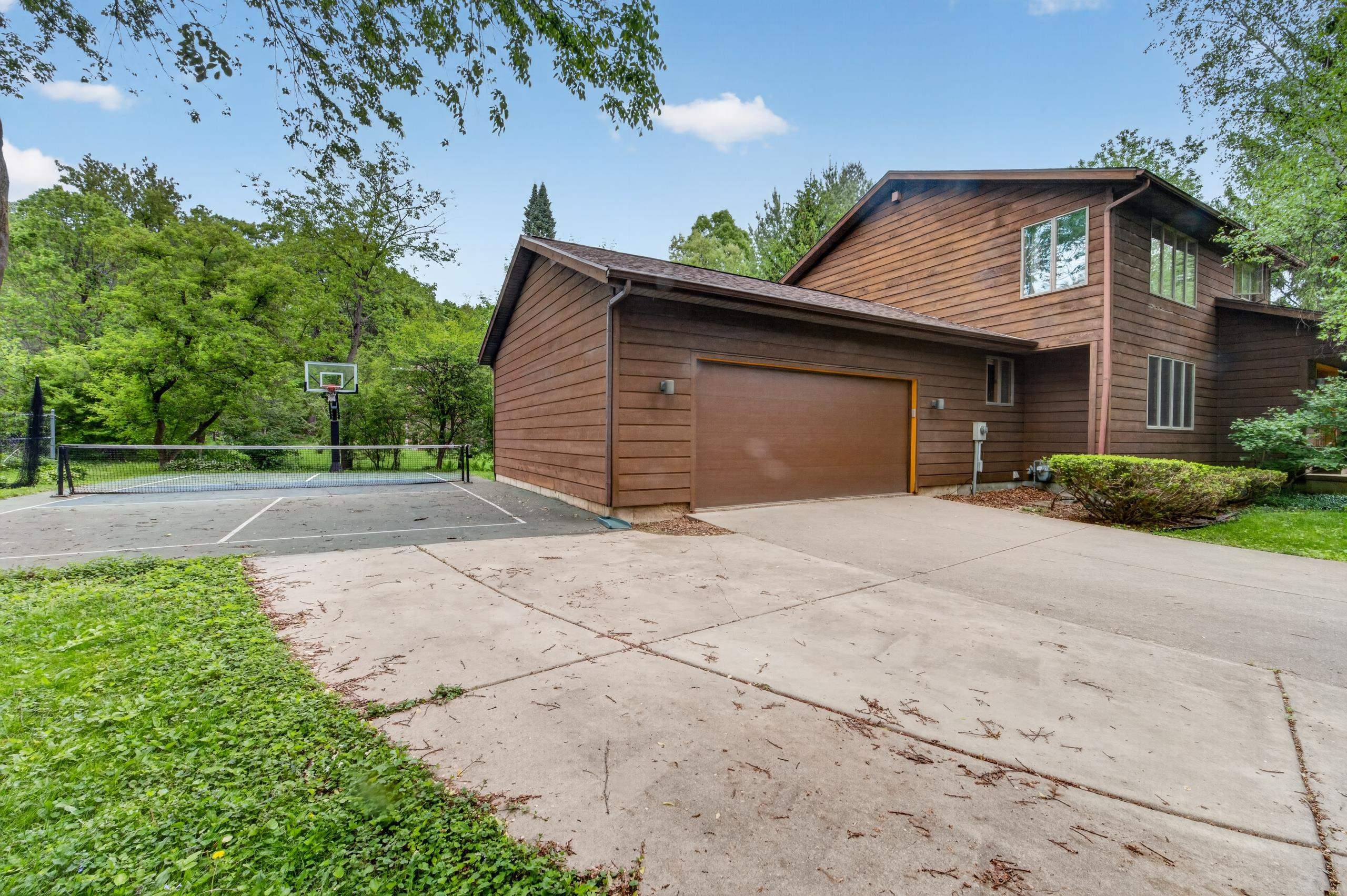 5 Wood Crest Court