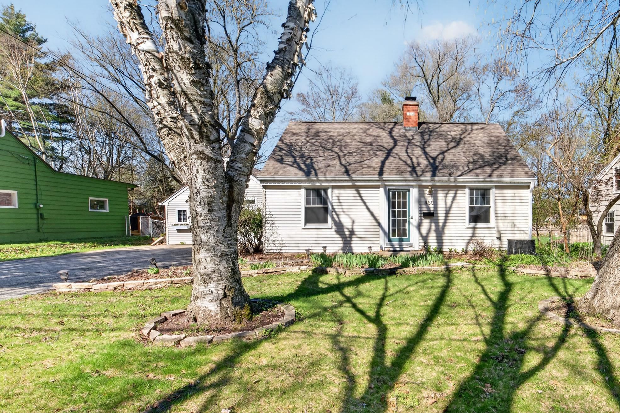450 Charles Lane
