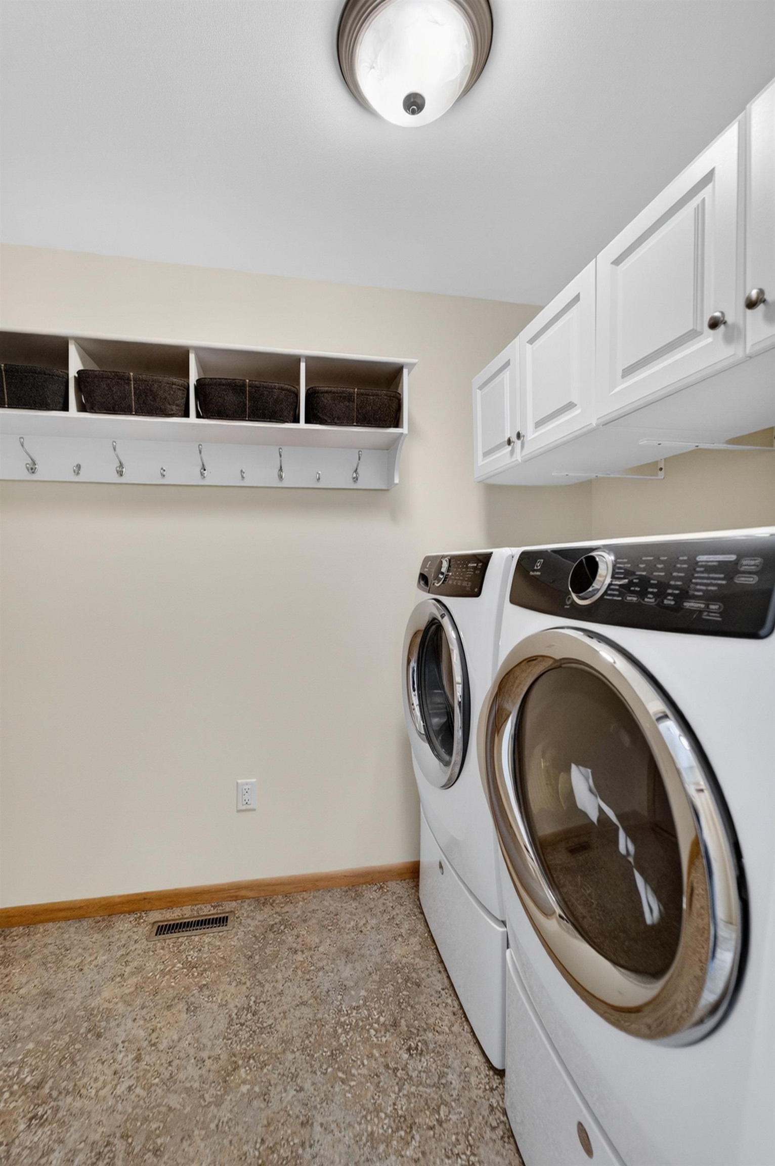 811 Cheshire Castle Way