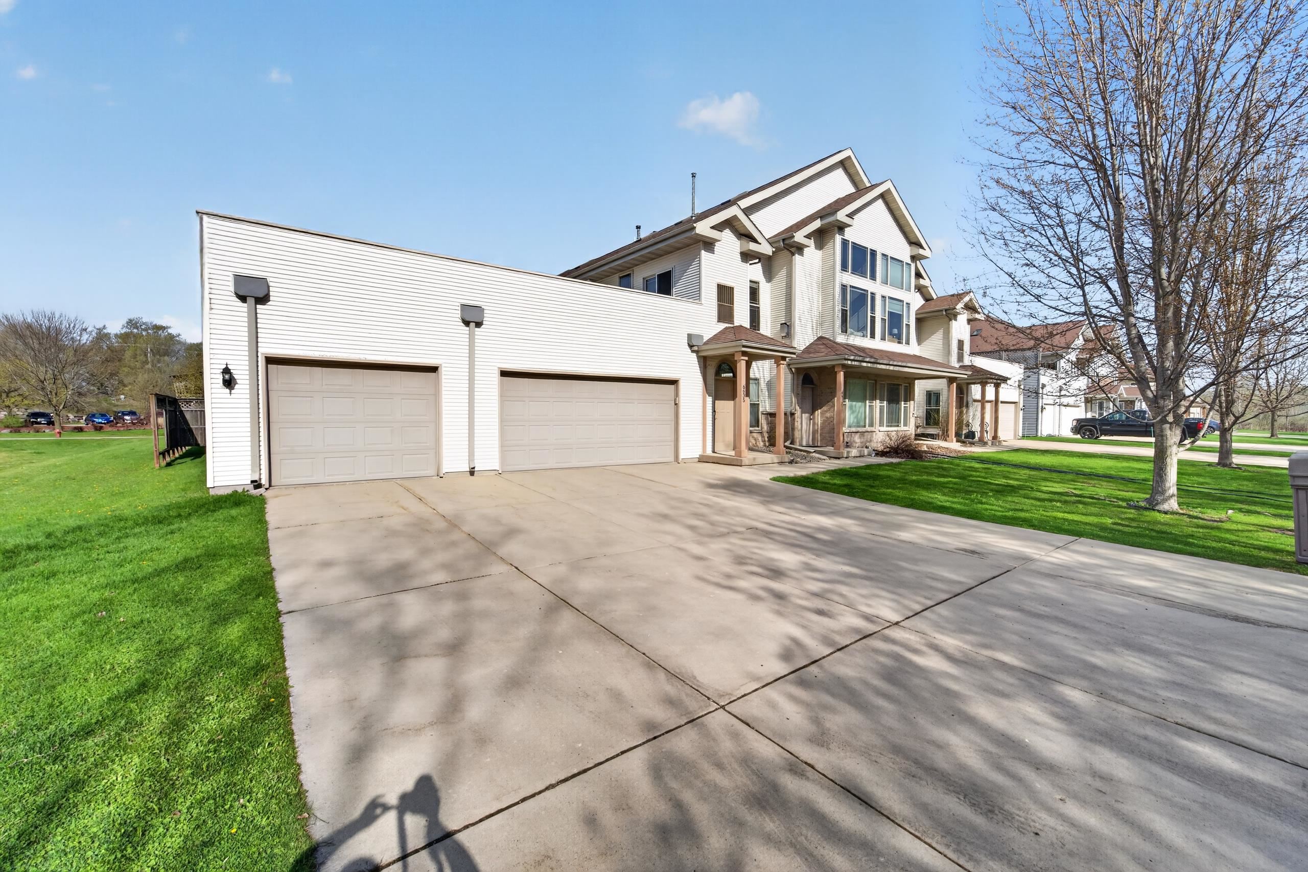 6635 Windsor Commons Avenue