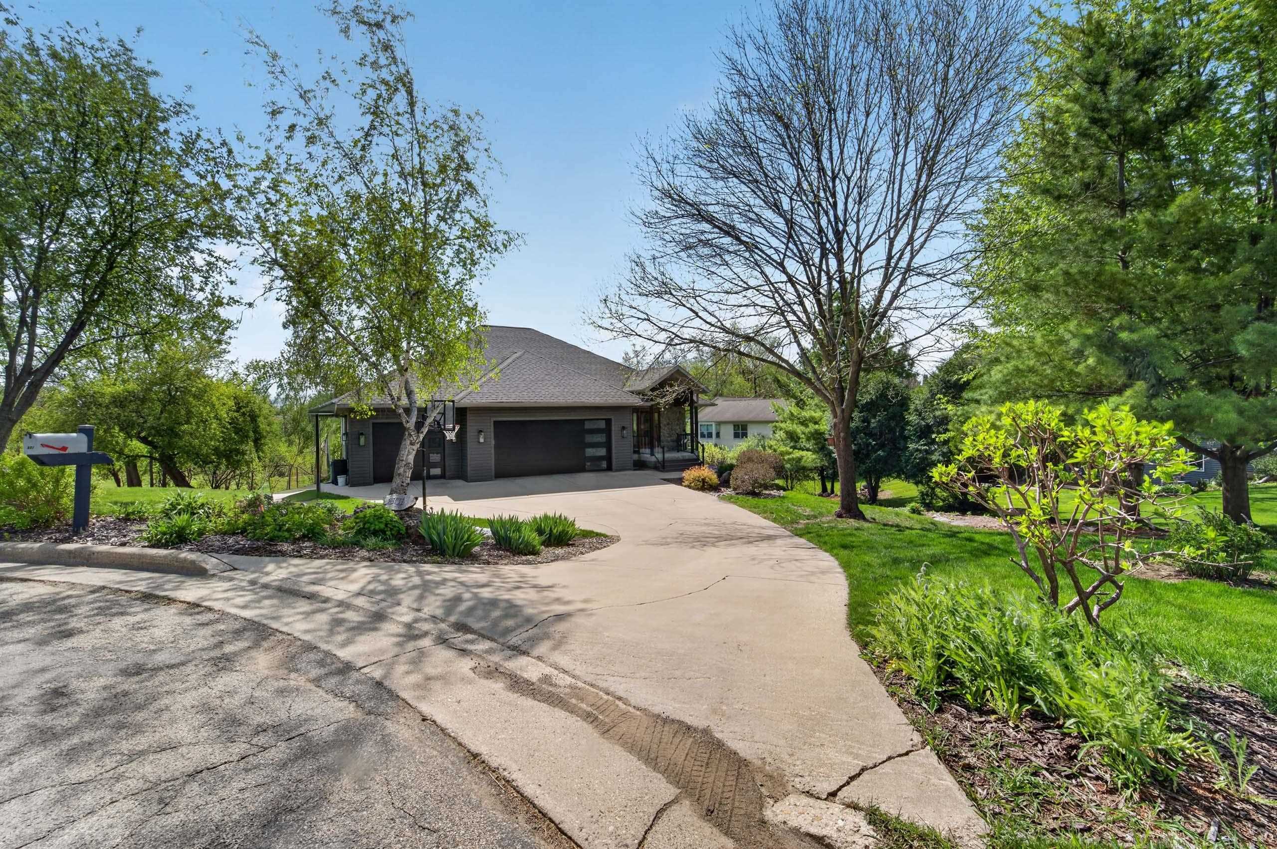 801 Nordic View