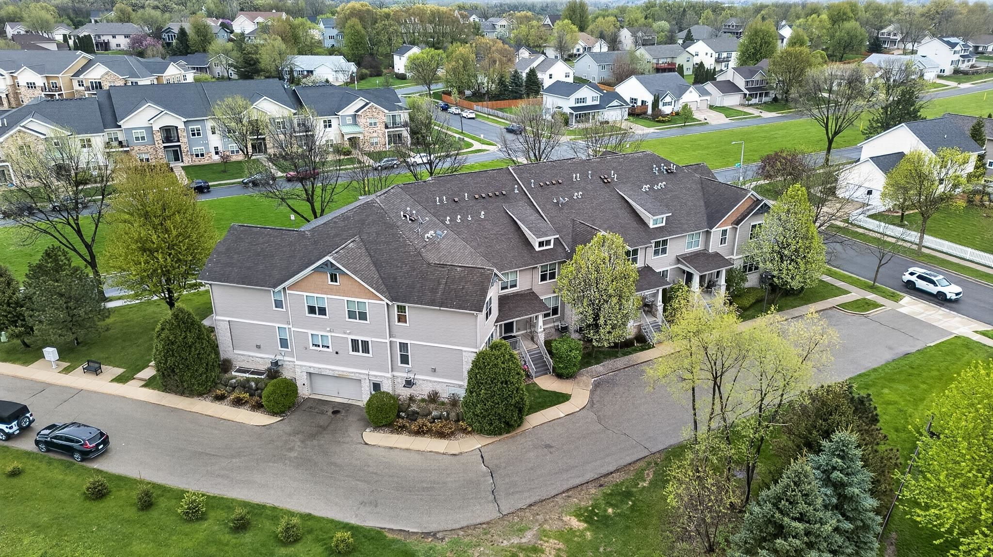 326 E Hill Parkway 10