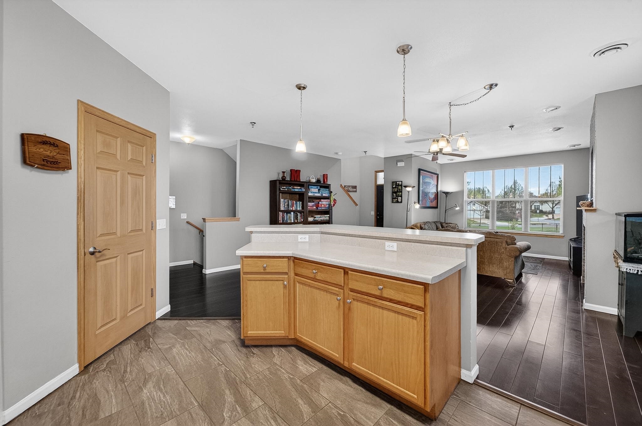 326 E Hill Parkway 10