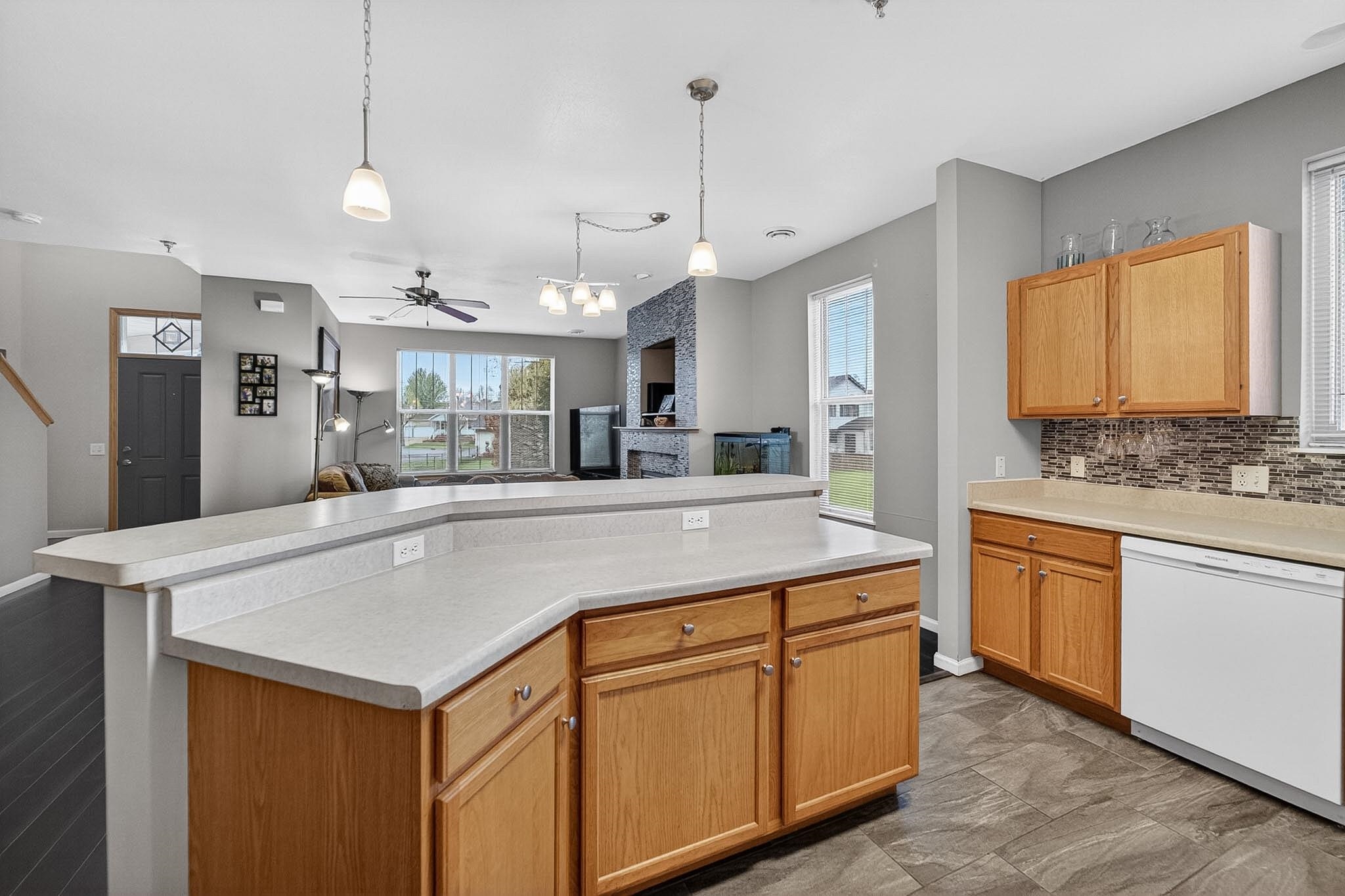 326 E Hill Parkway 10