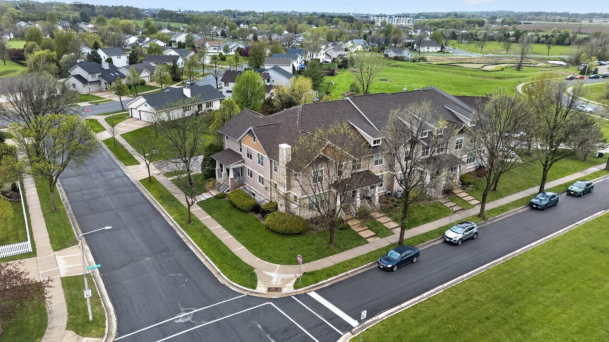 326 E Hill Parkway 10