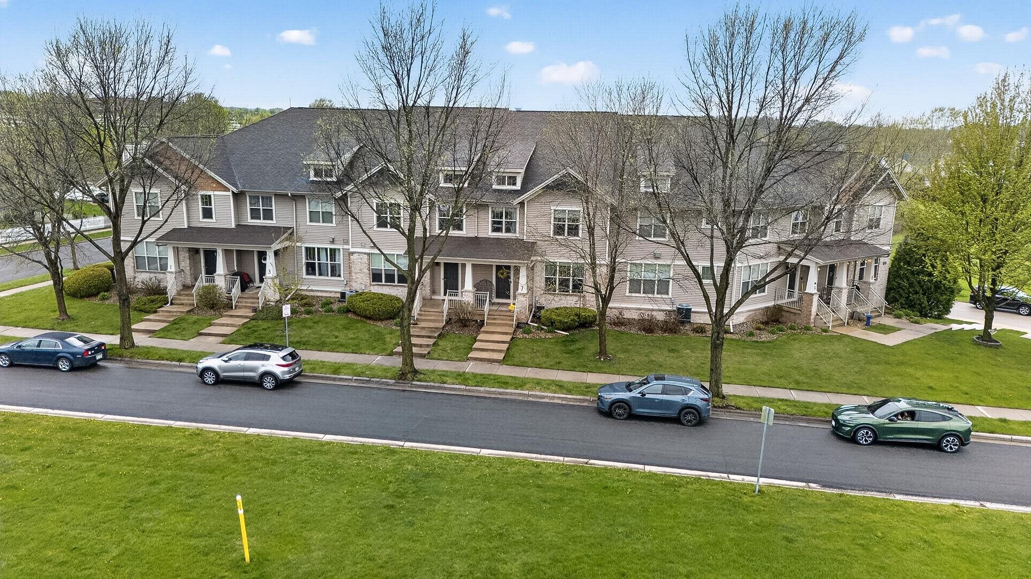 326 E Hill Parkway 10