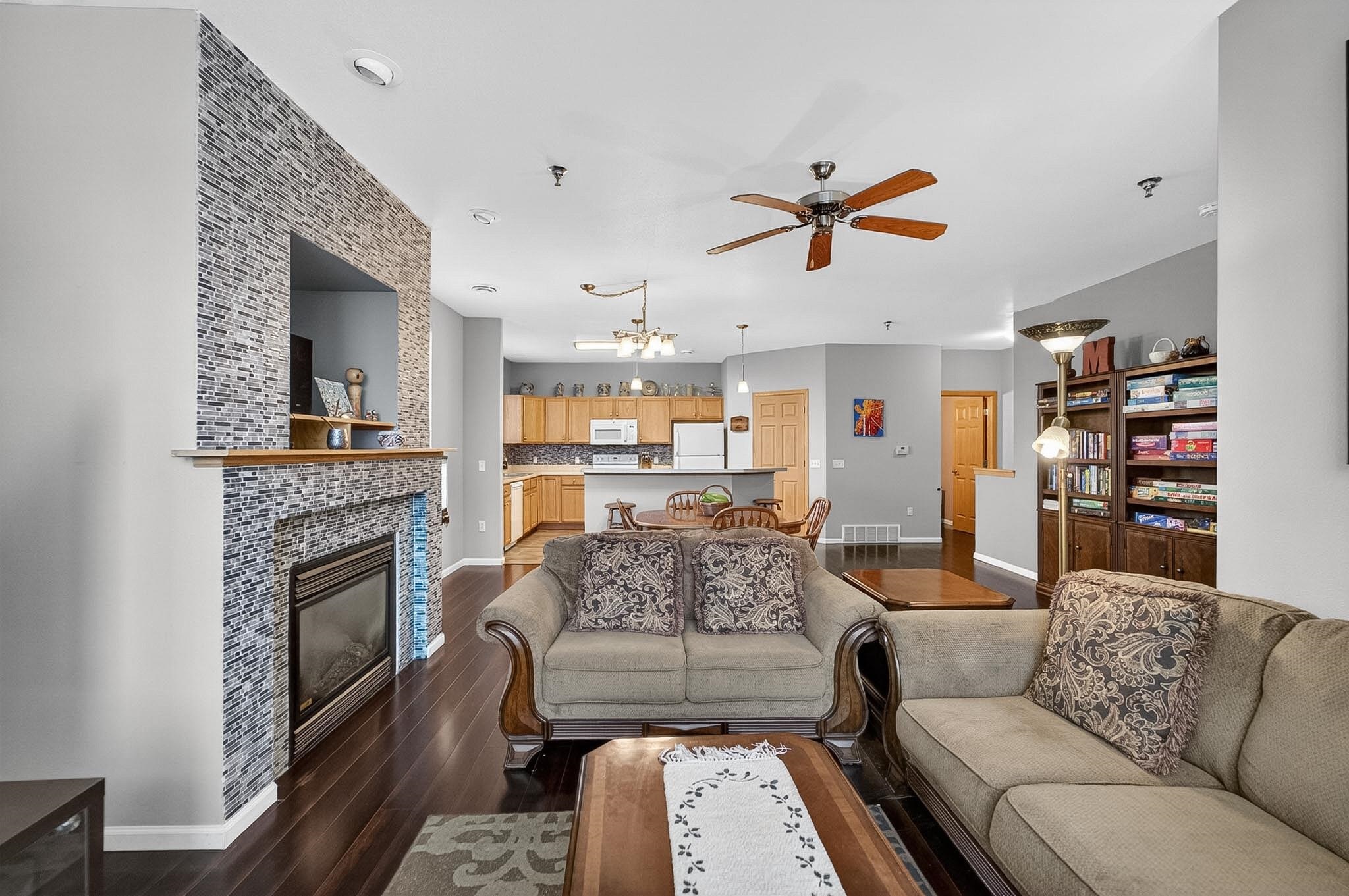 326 E Hill Parkway 10