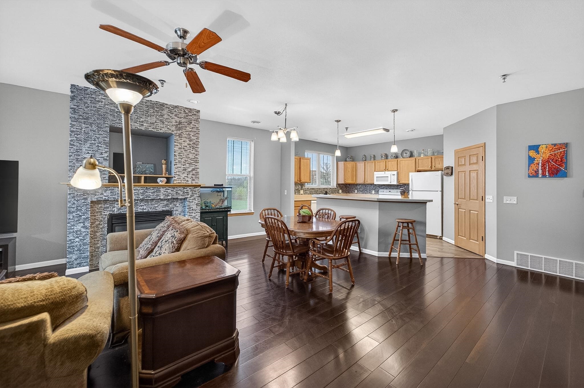 326 E Hill Parkway 10