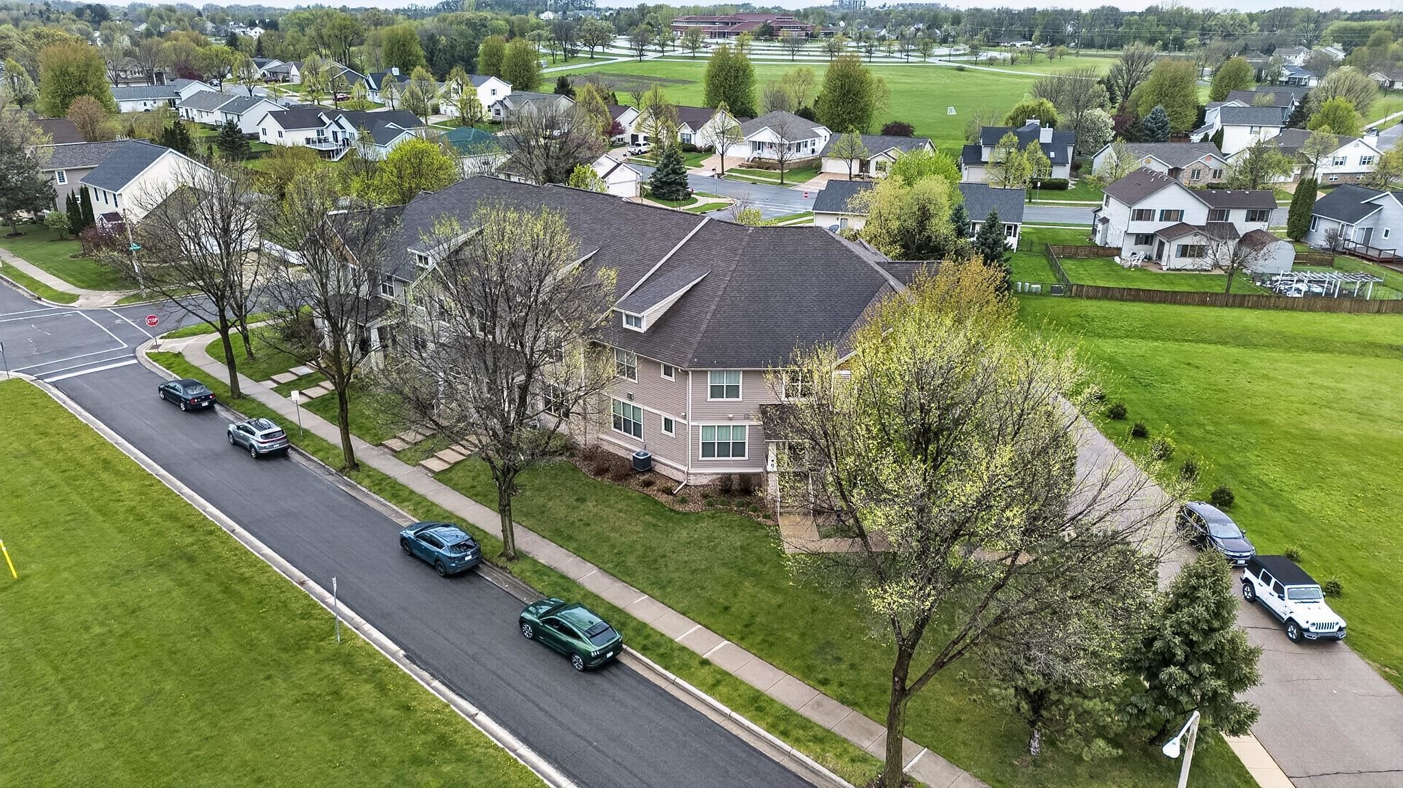 326 E Hill Parkway 10