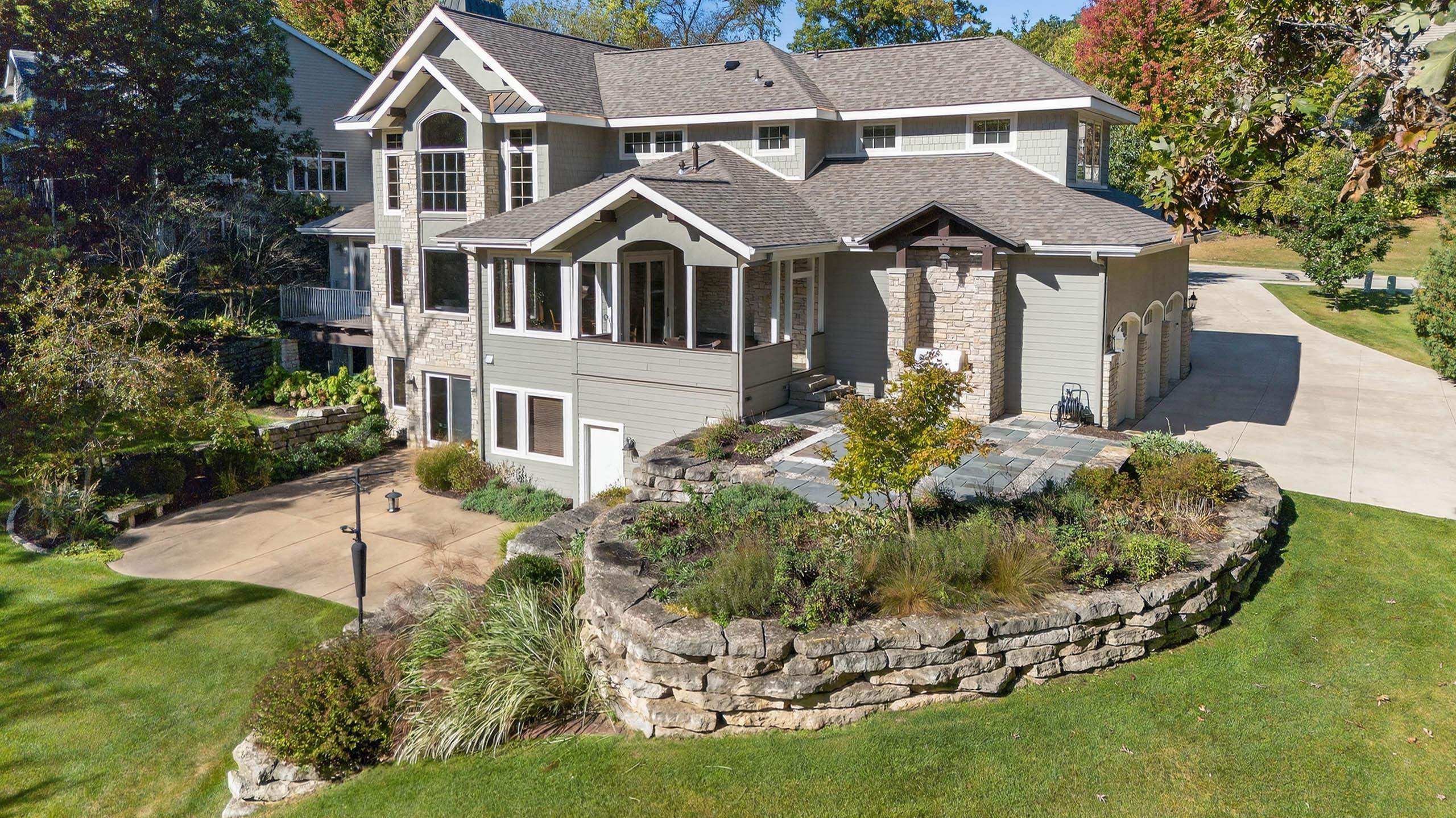 5675 Ashbourne Lane