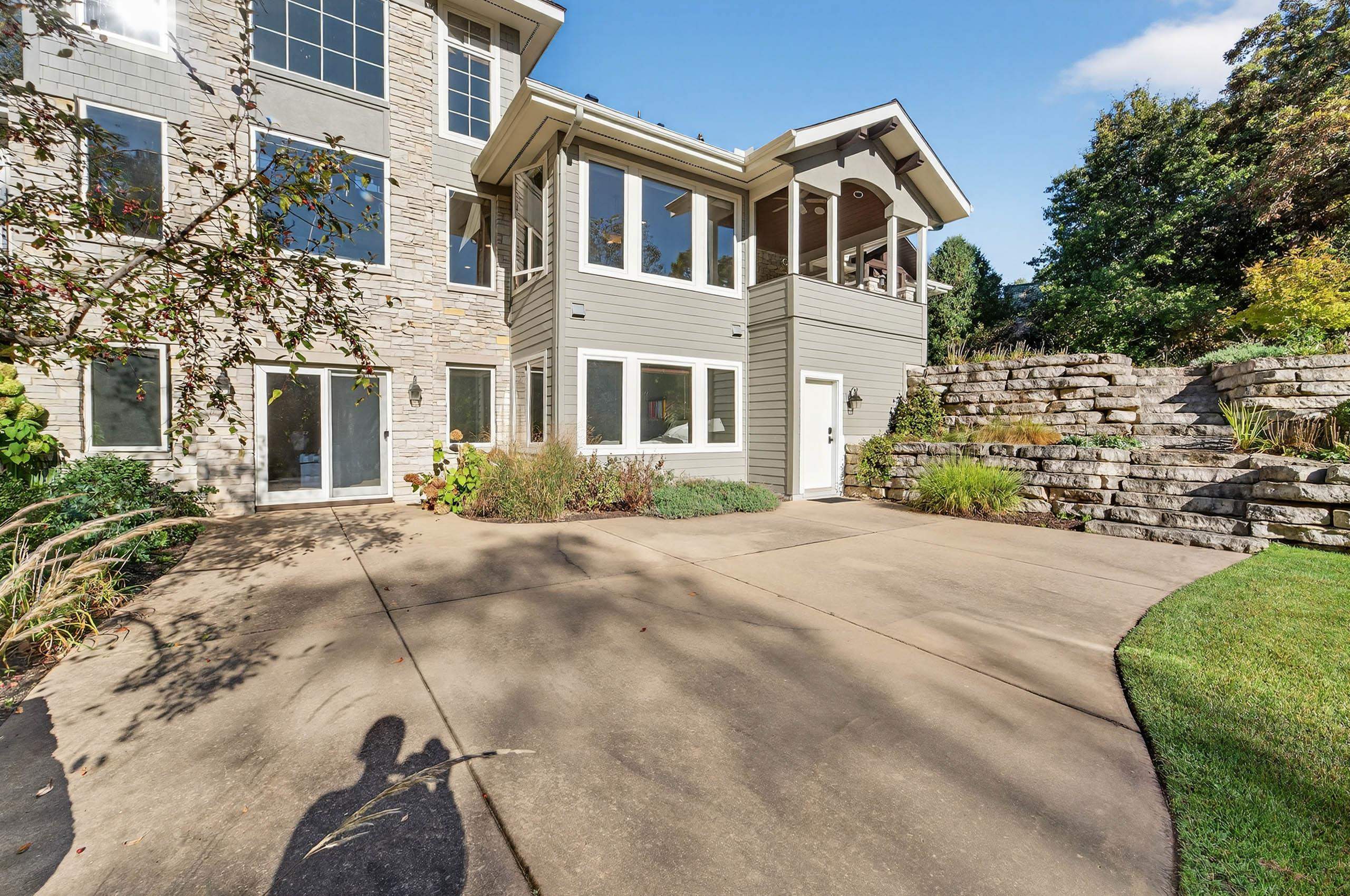 5675 Ashbourne Lane