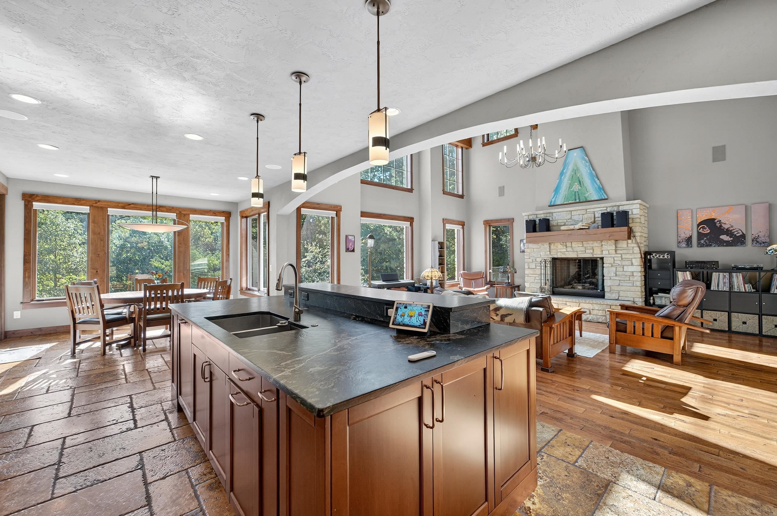 5675 Ashbourne Lane