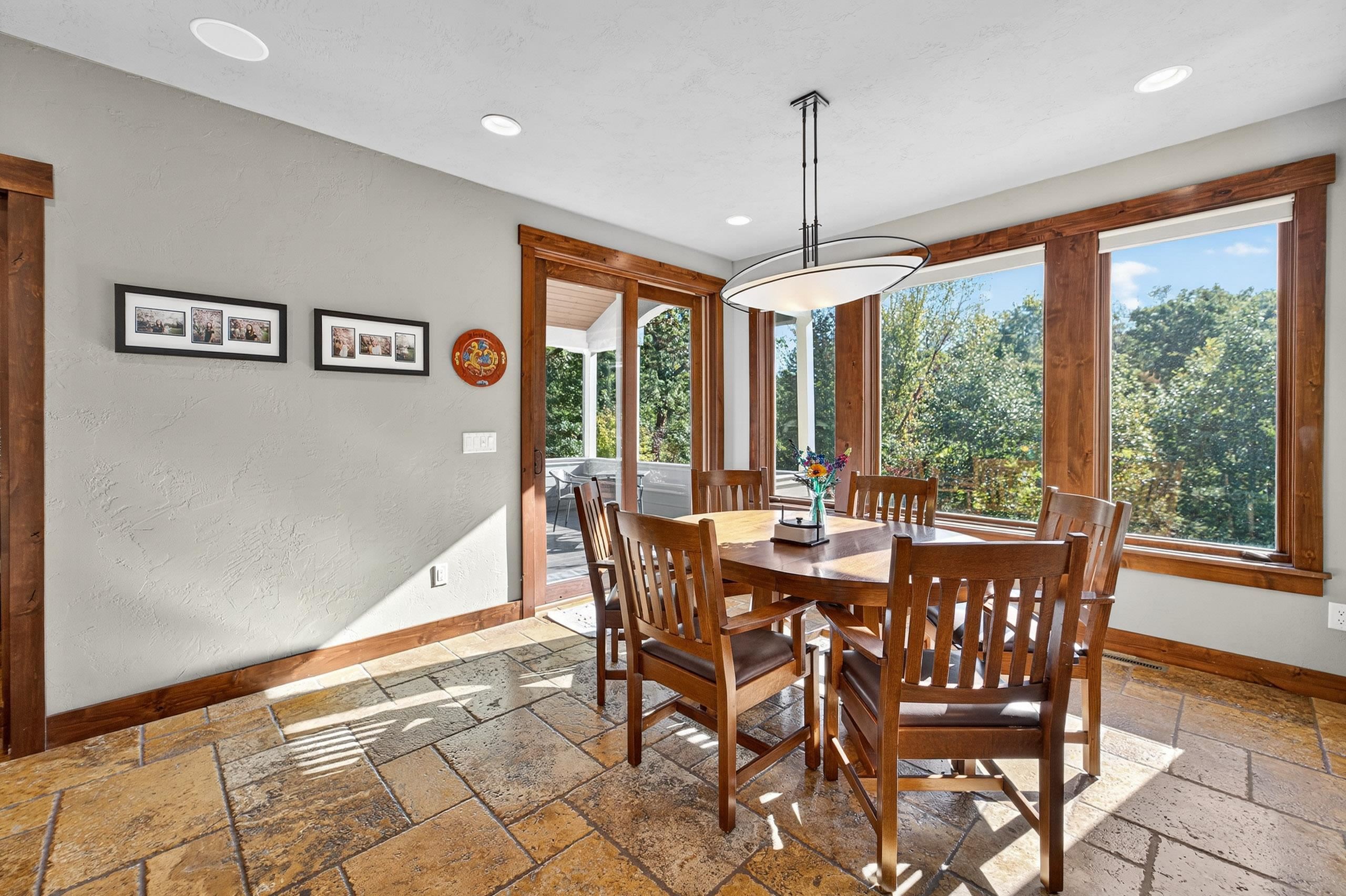 5675 Ashbourne Lane