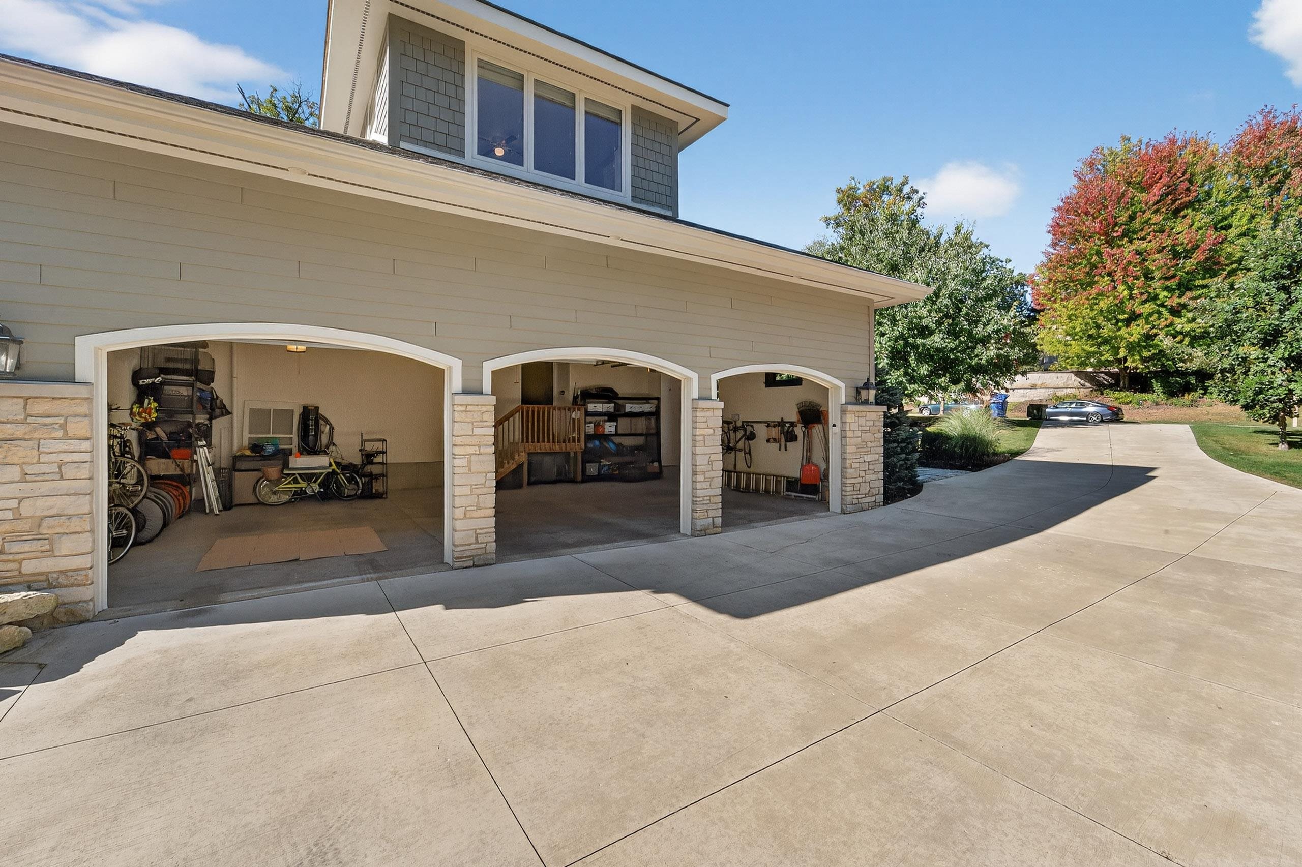 5675 Ashbourne Lane
