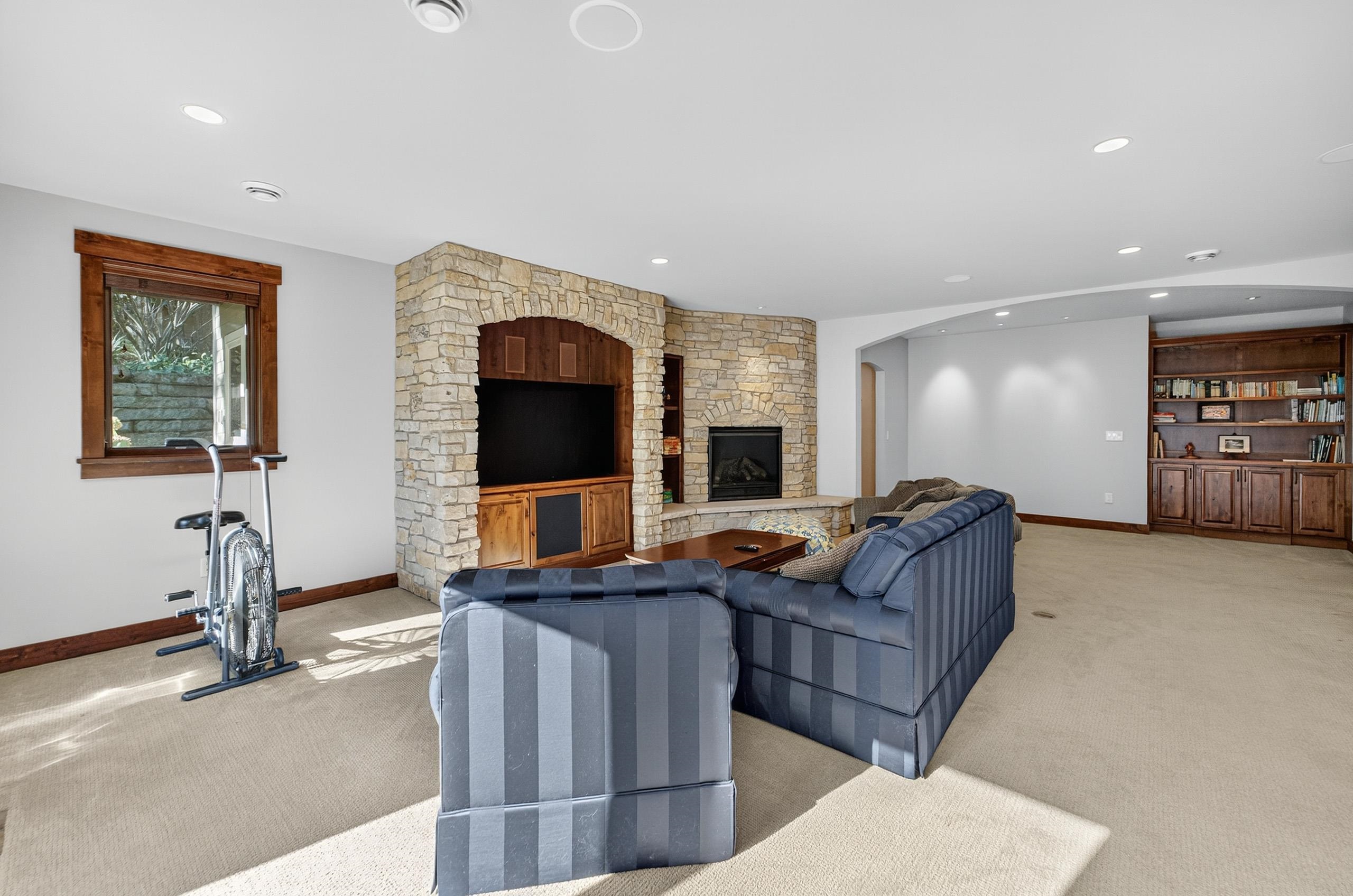 5675 Ashbourne Lane