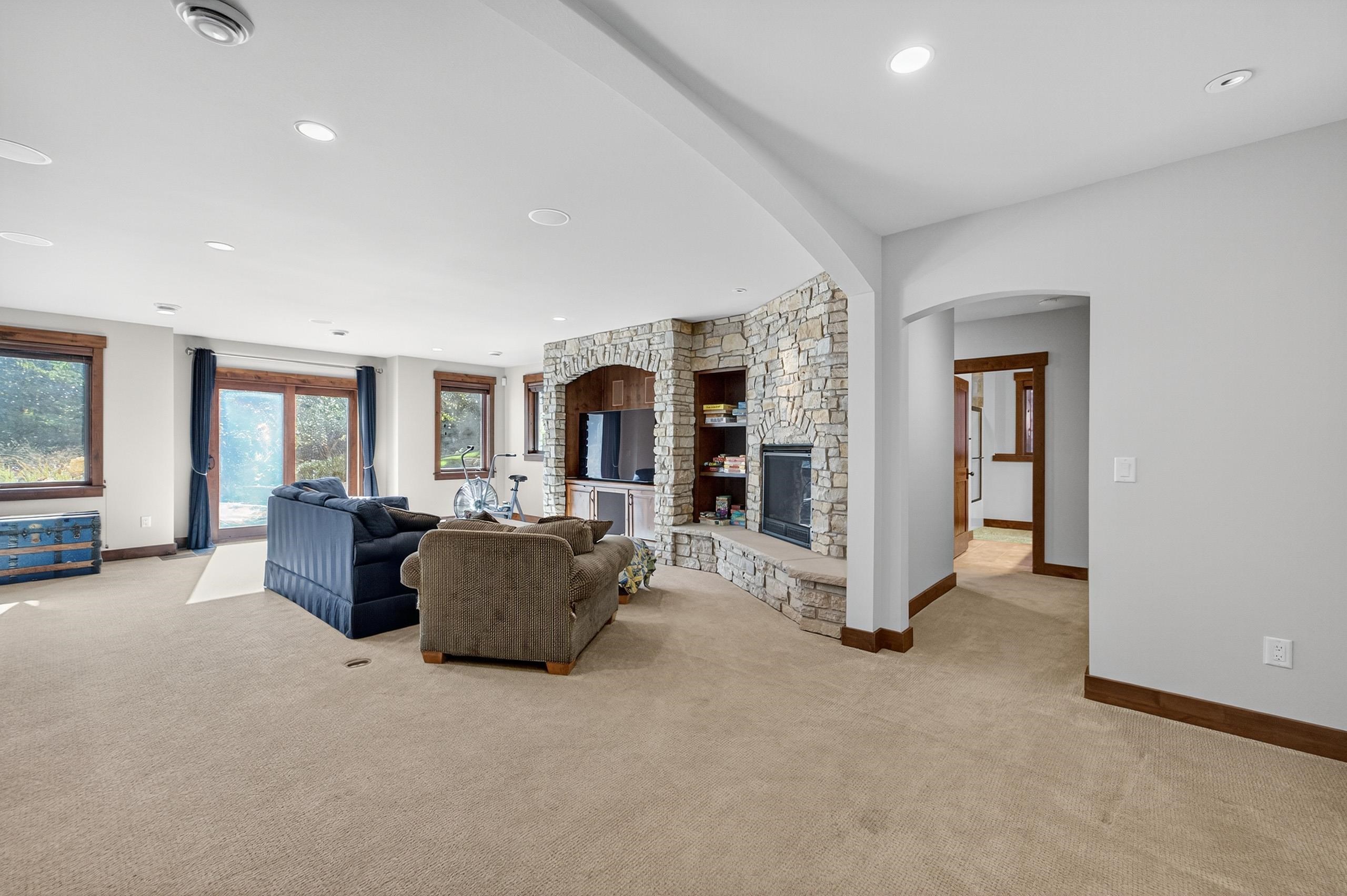 5675 Ashbourne Lane