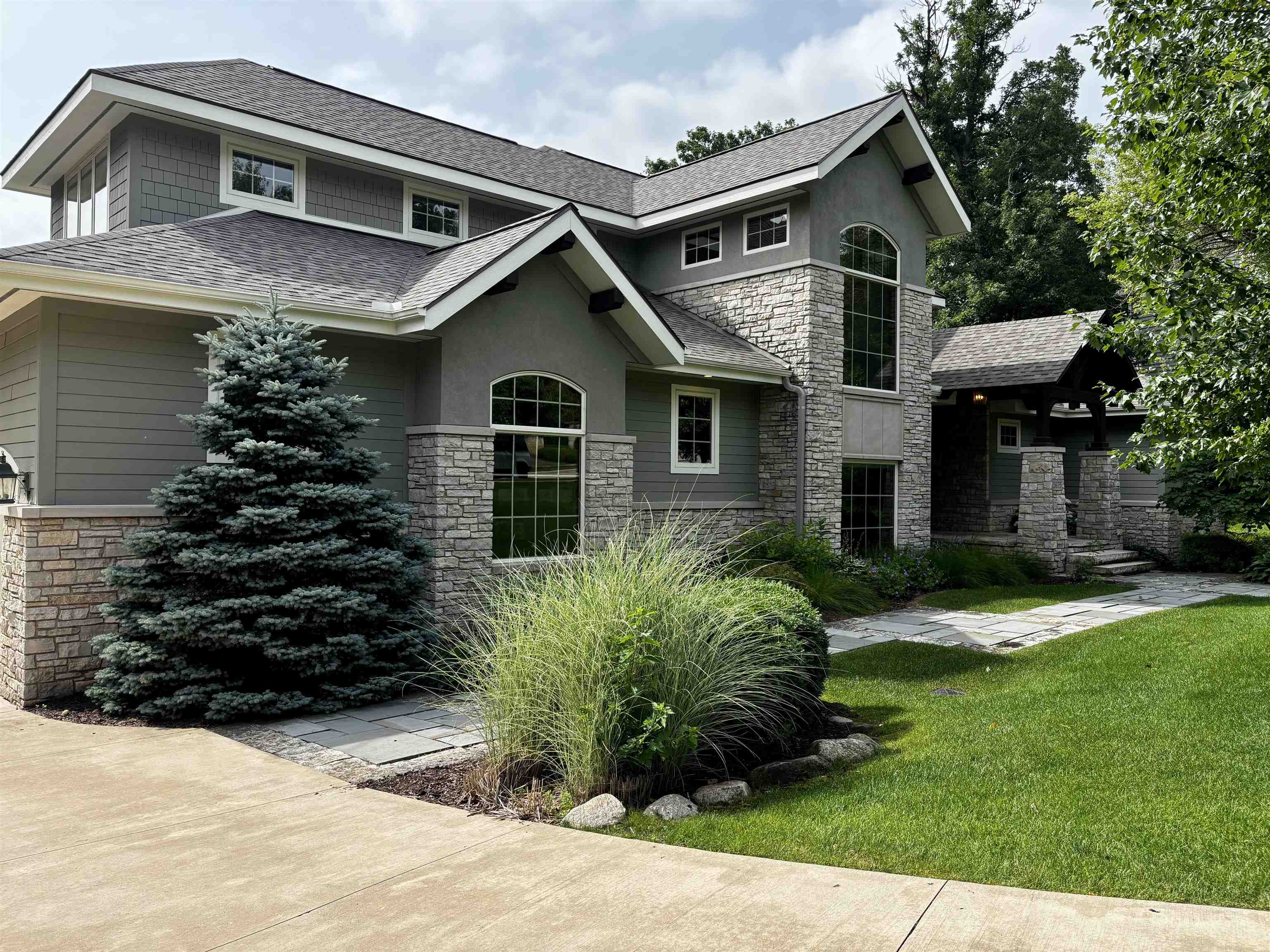 5675 Ashbourne Lane