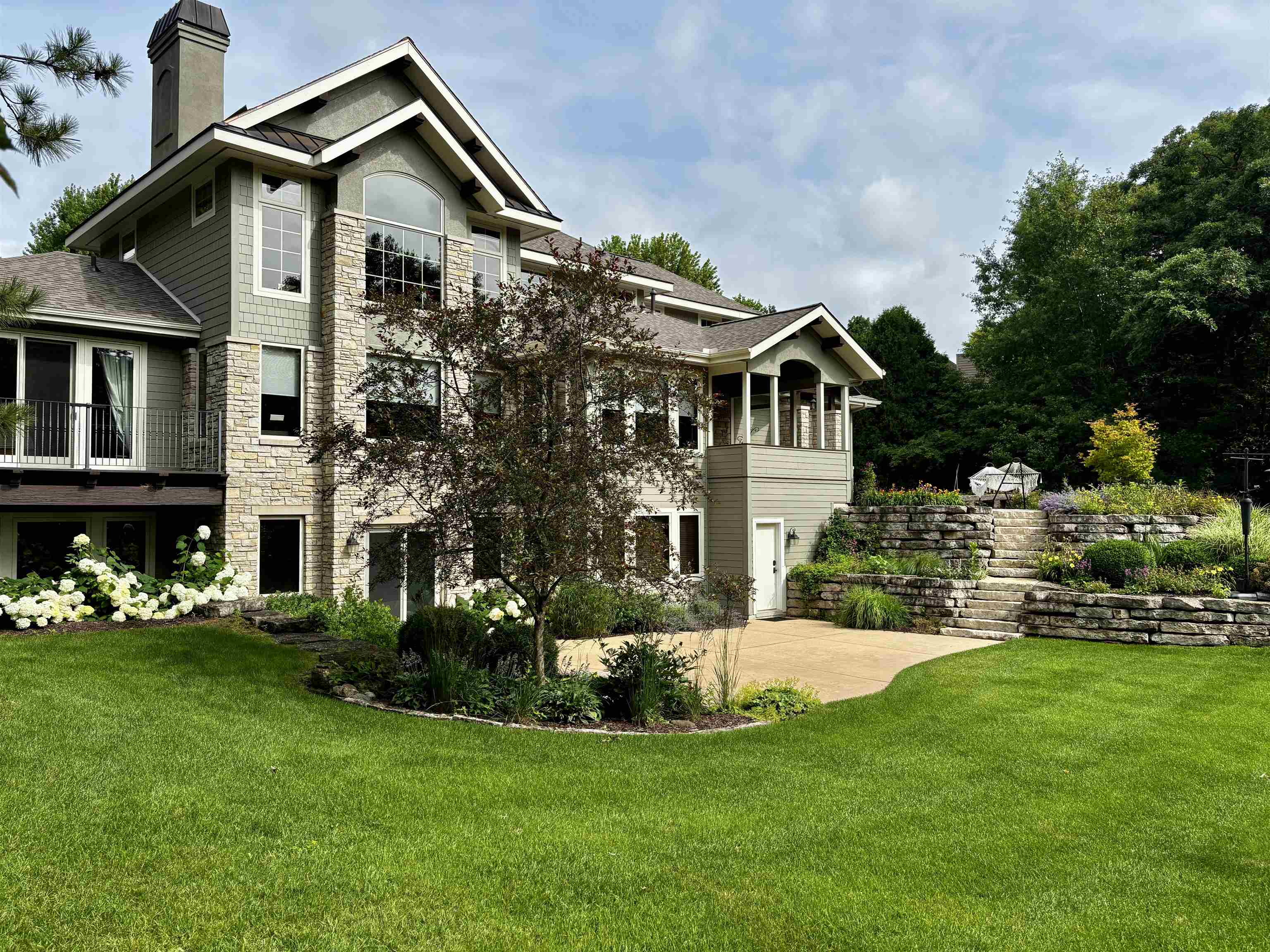 5675 Ashbourne Lane