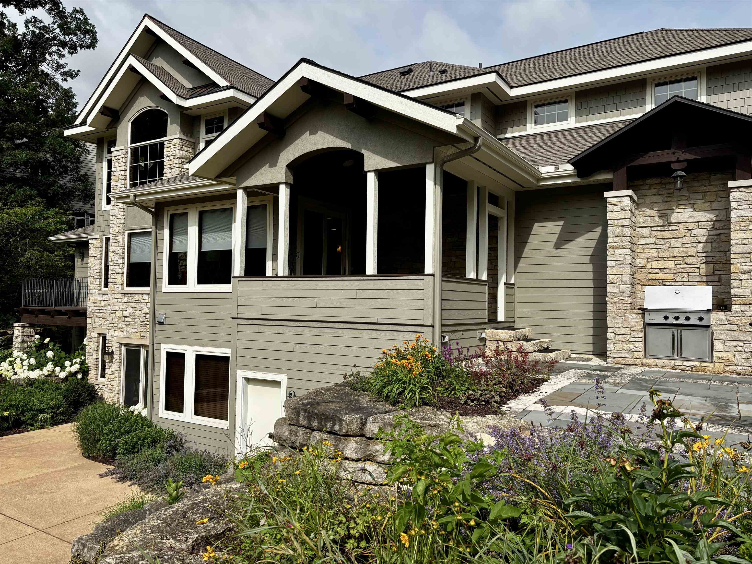 5675 Ashbourne Lane