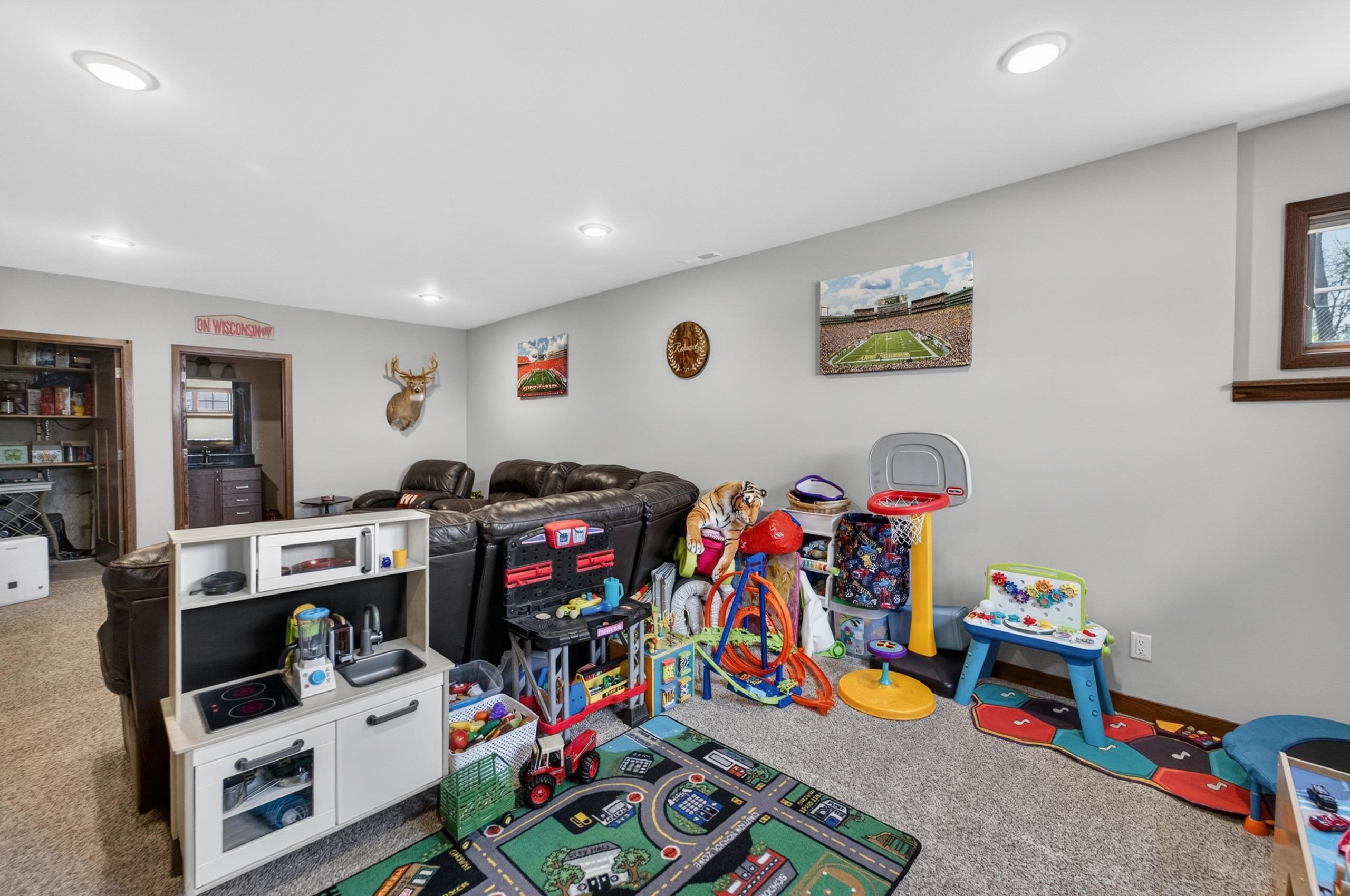 111 Savannah Circle