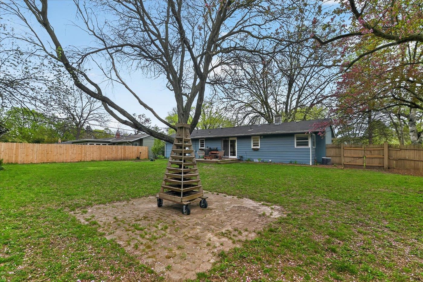 2101 Leland Drive