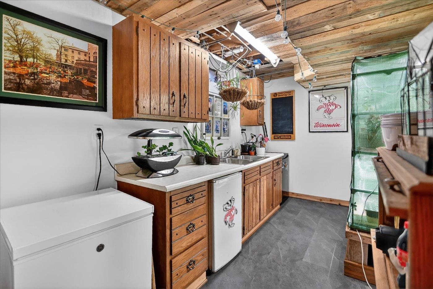 2101 Leland Drive