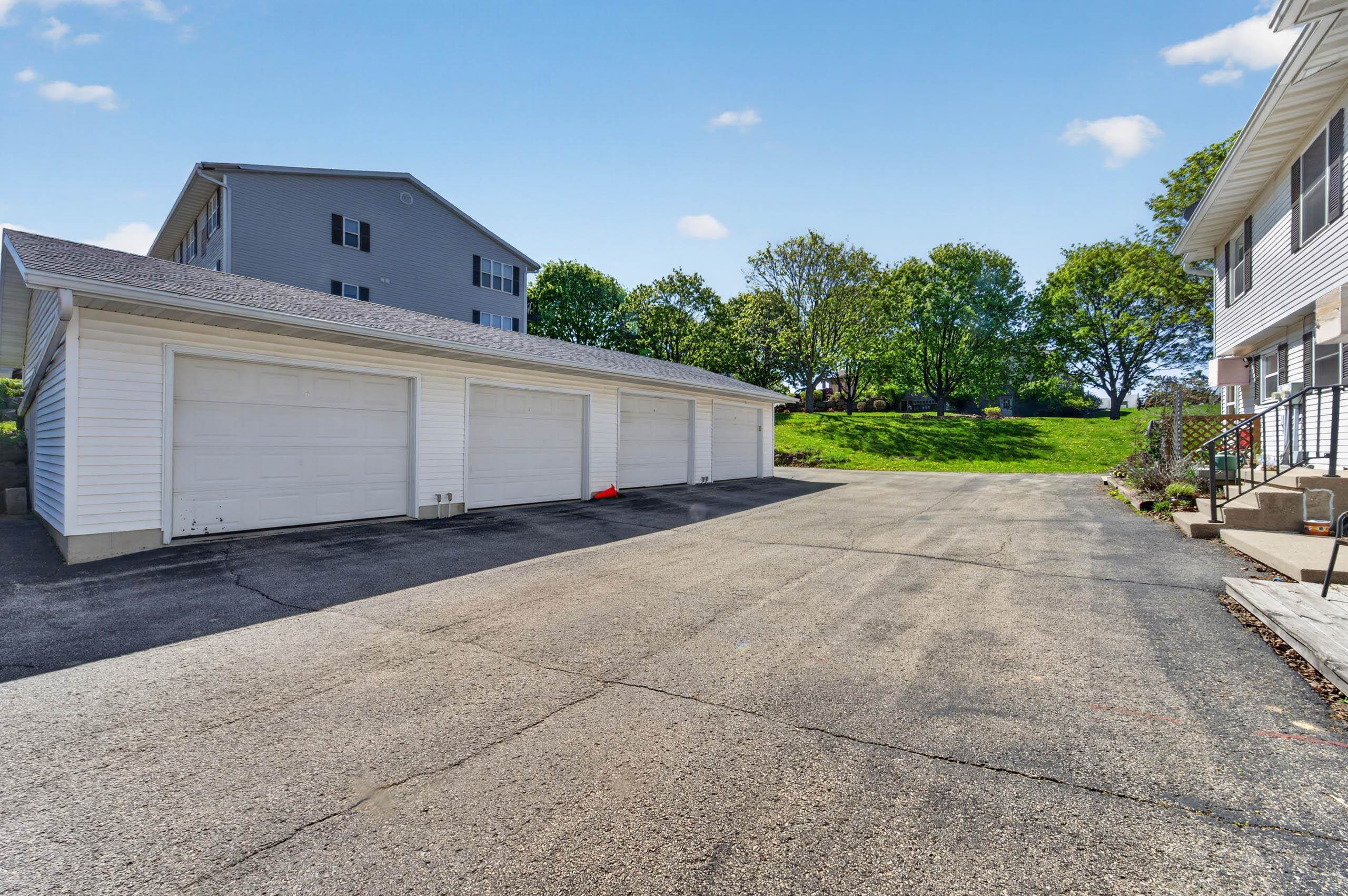 207 N Brookwood Drive