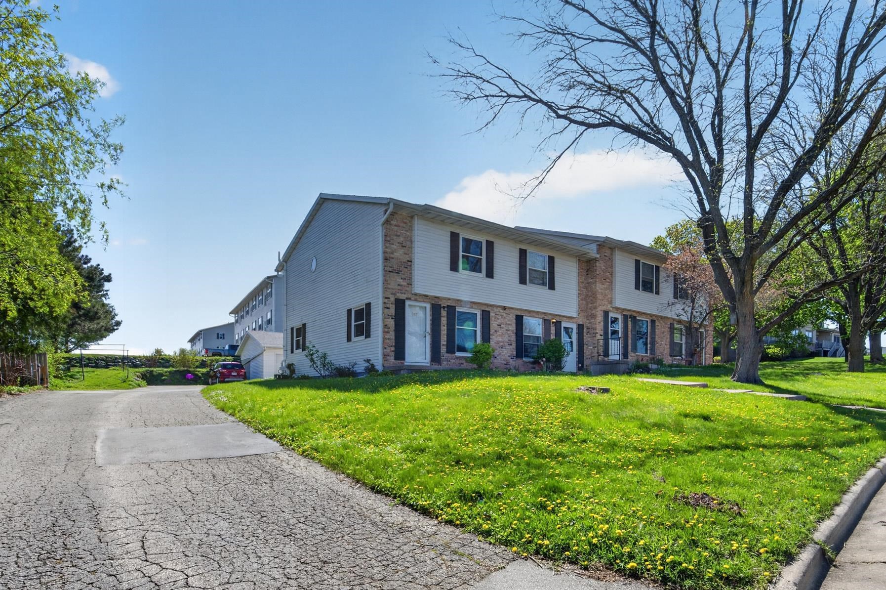207 N Brookwood Drive