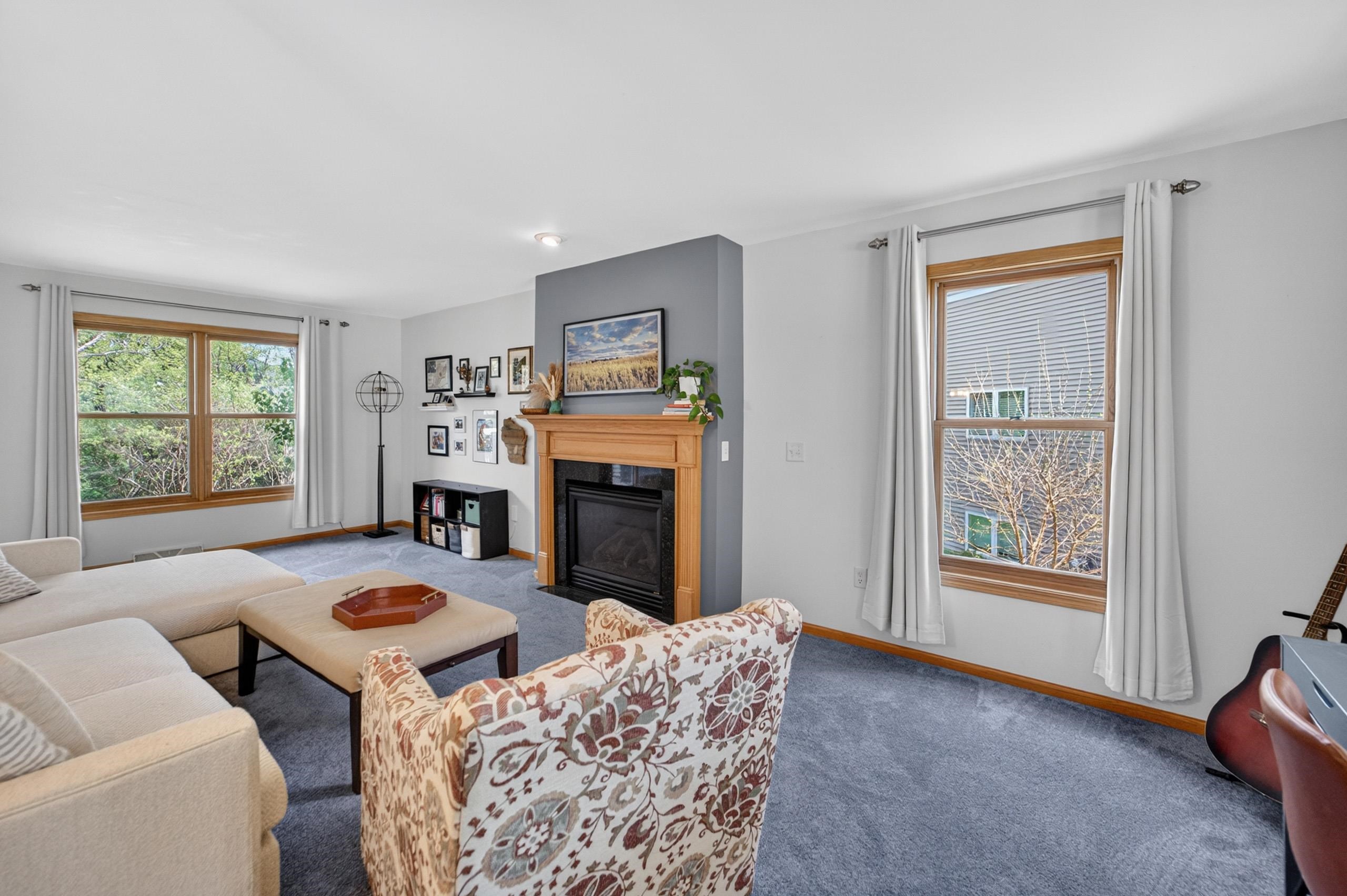 2877 Larkspur Lane
