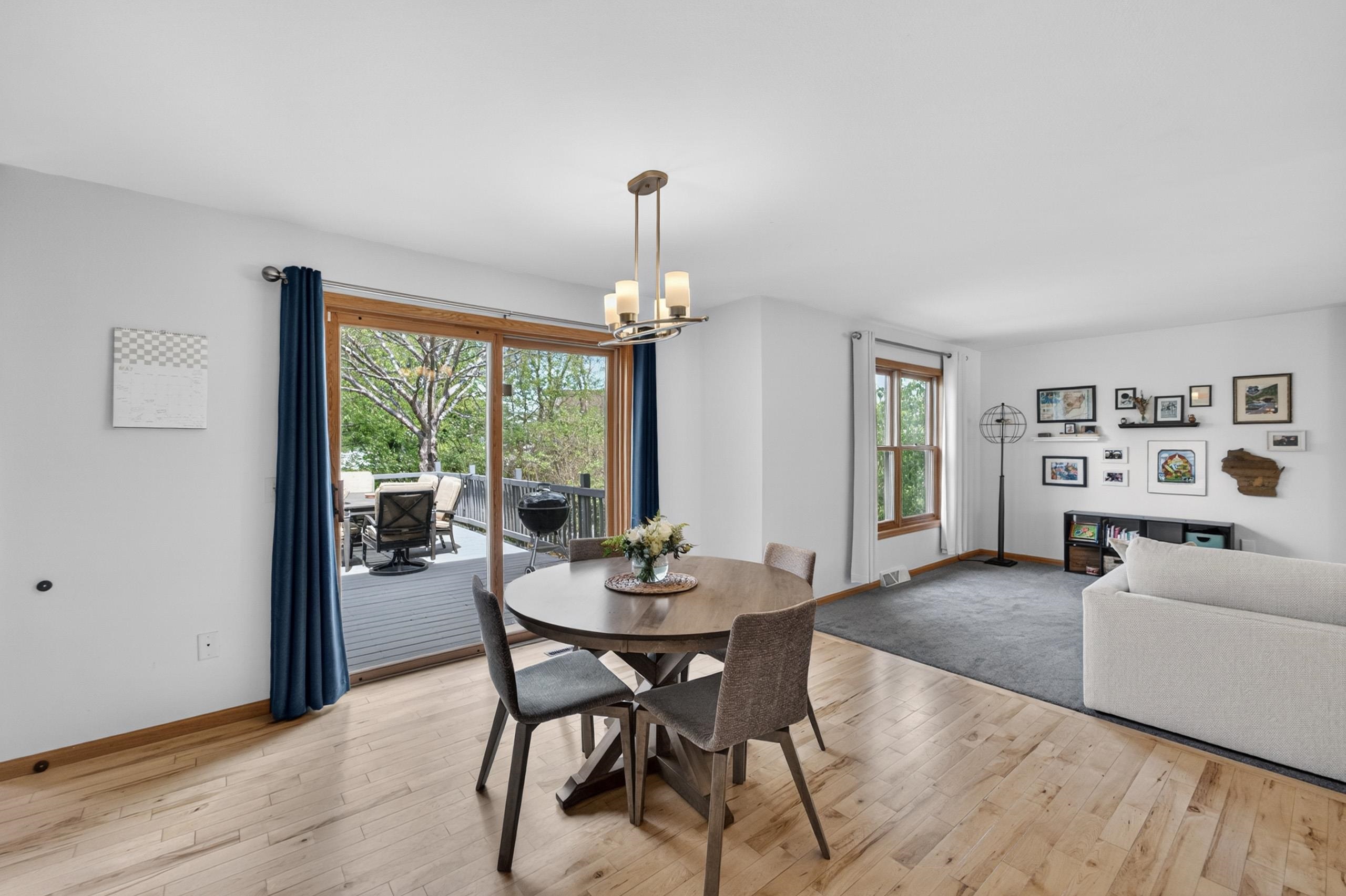 2877 Larkspur Lane