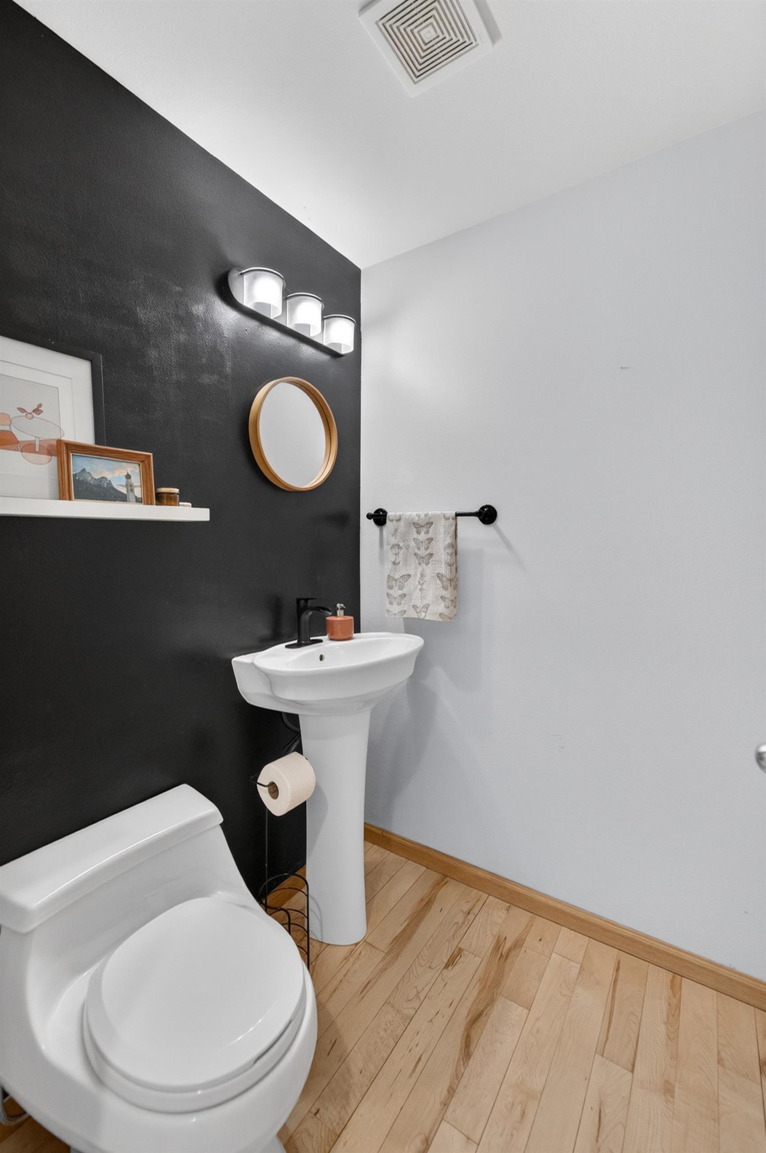 2877 Larkspur Lane