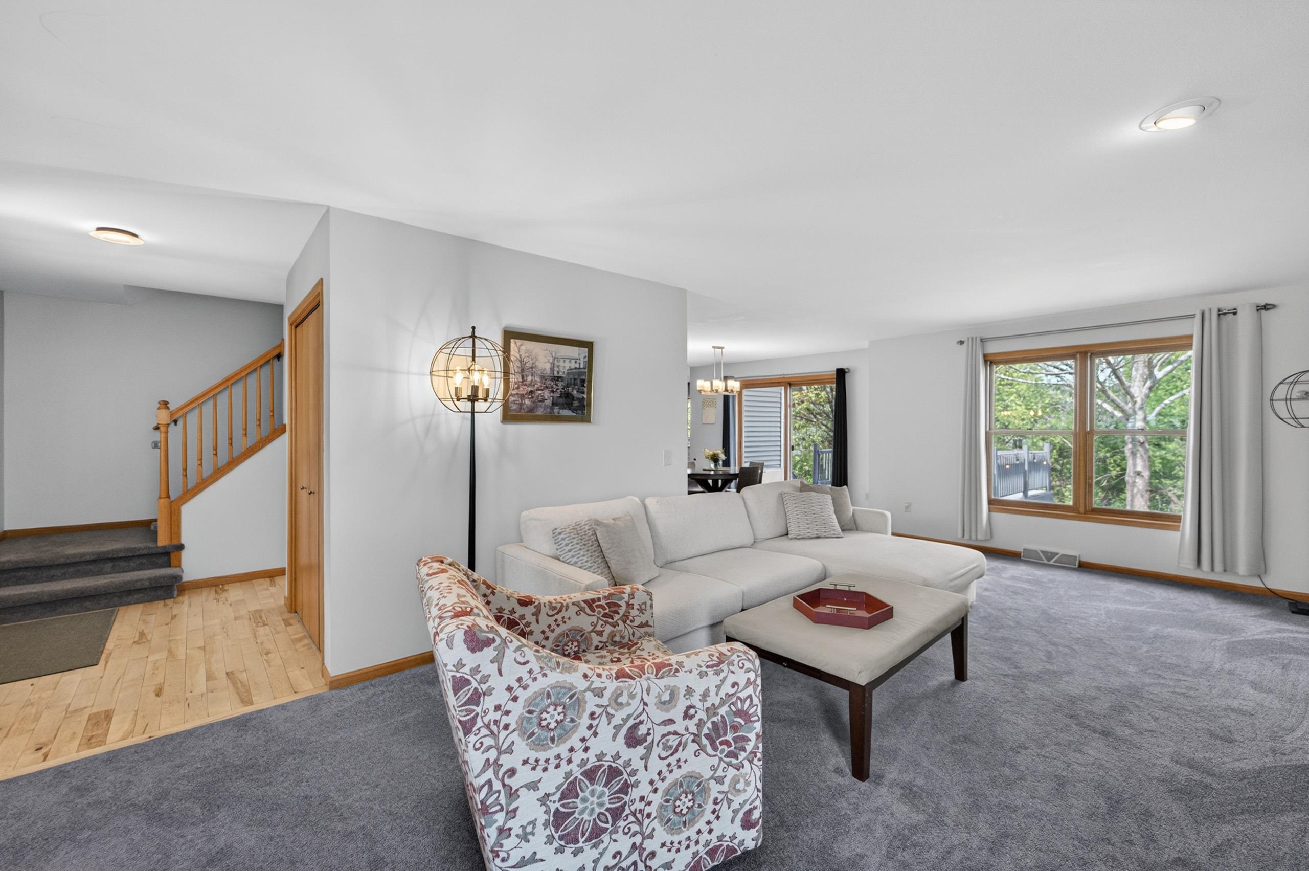 2877 Larkspur Lane