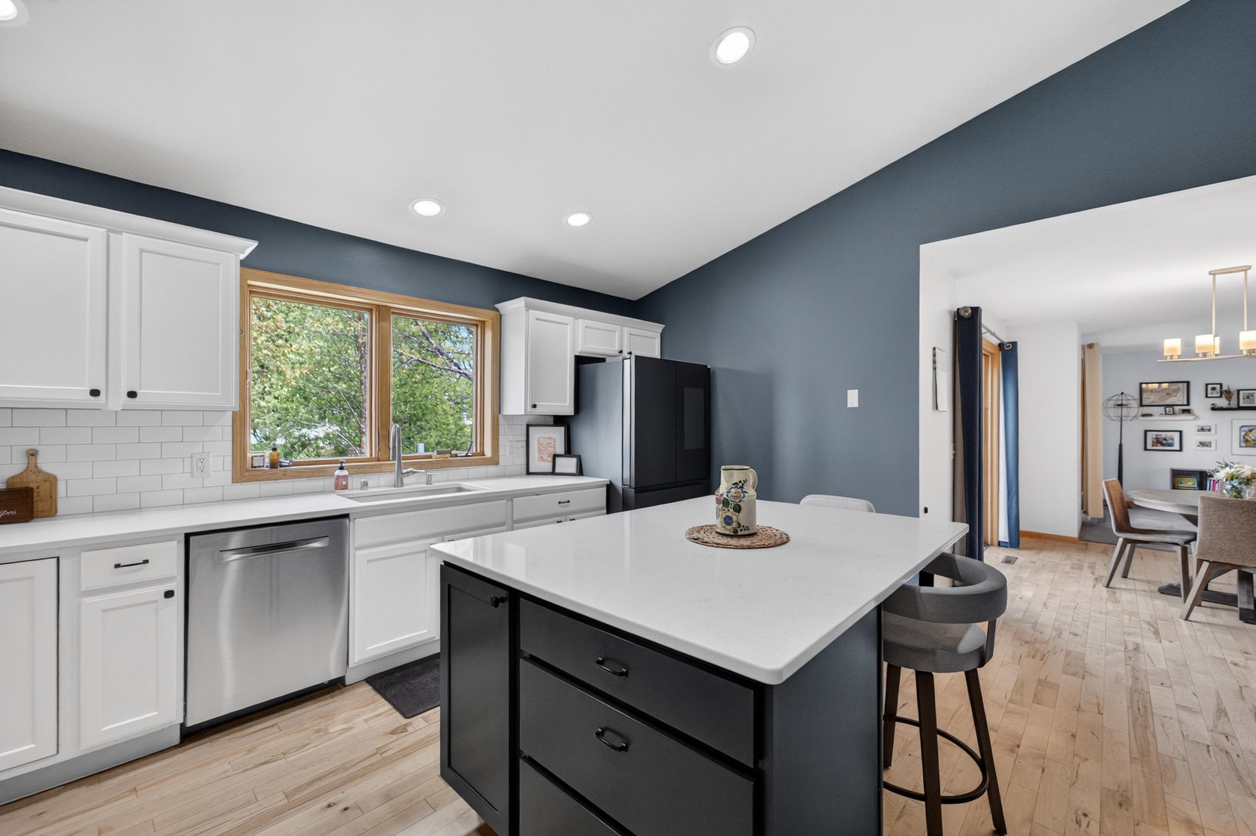 2877 Larkspur Lane