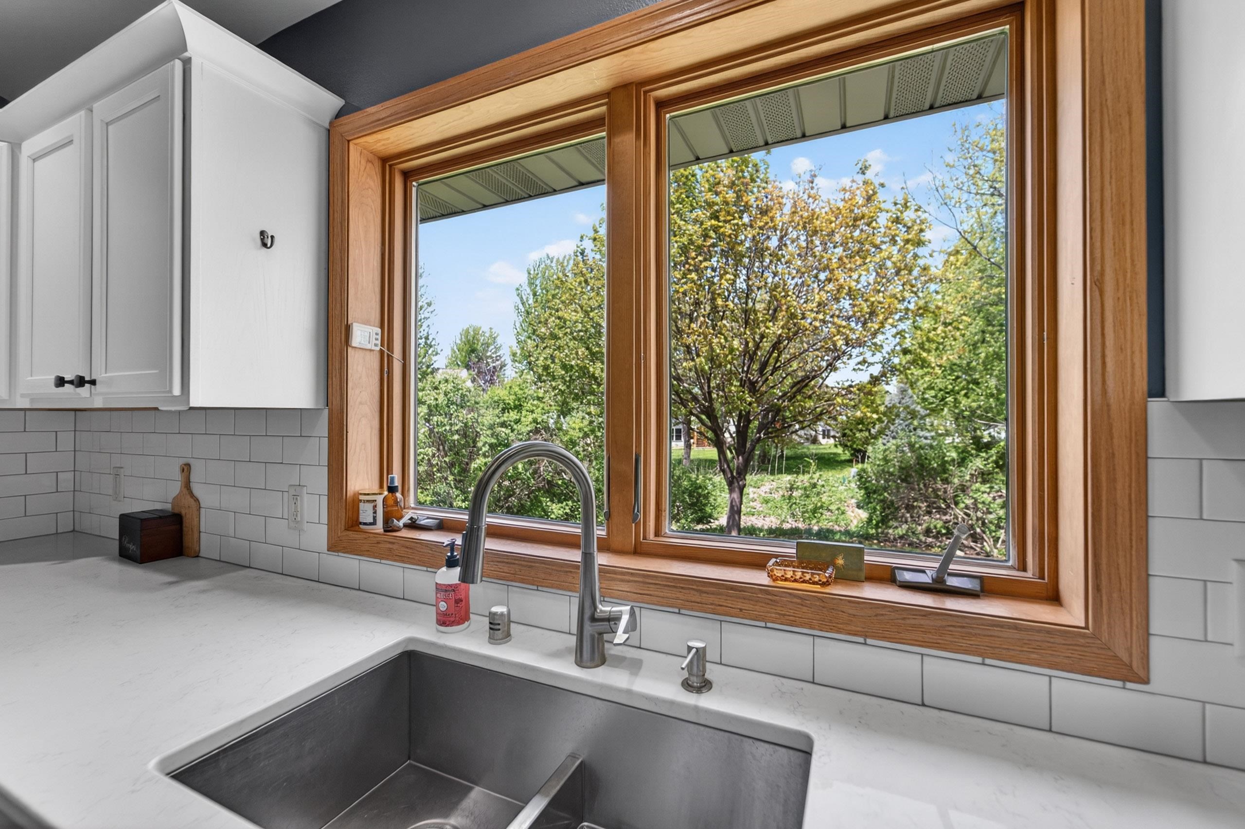 2877 Larkspur Lane