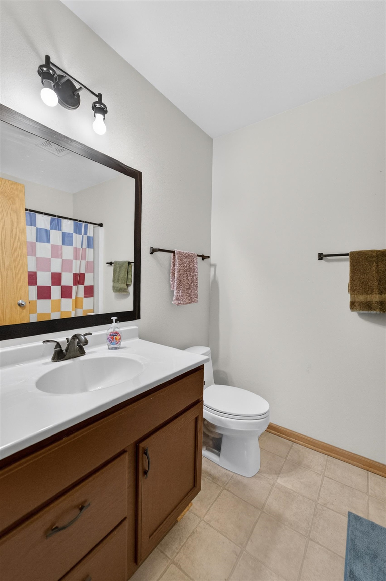2877 Larkspur Lane