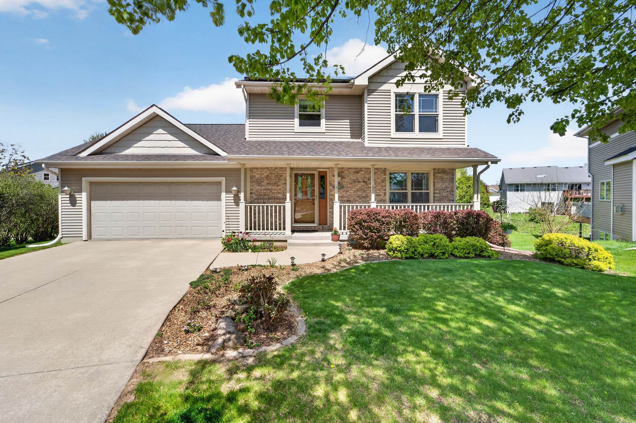 2877 Larkspur Lane