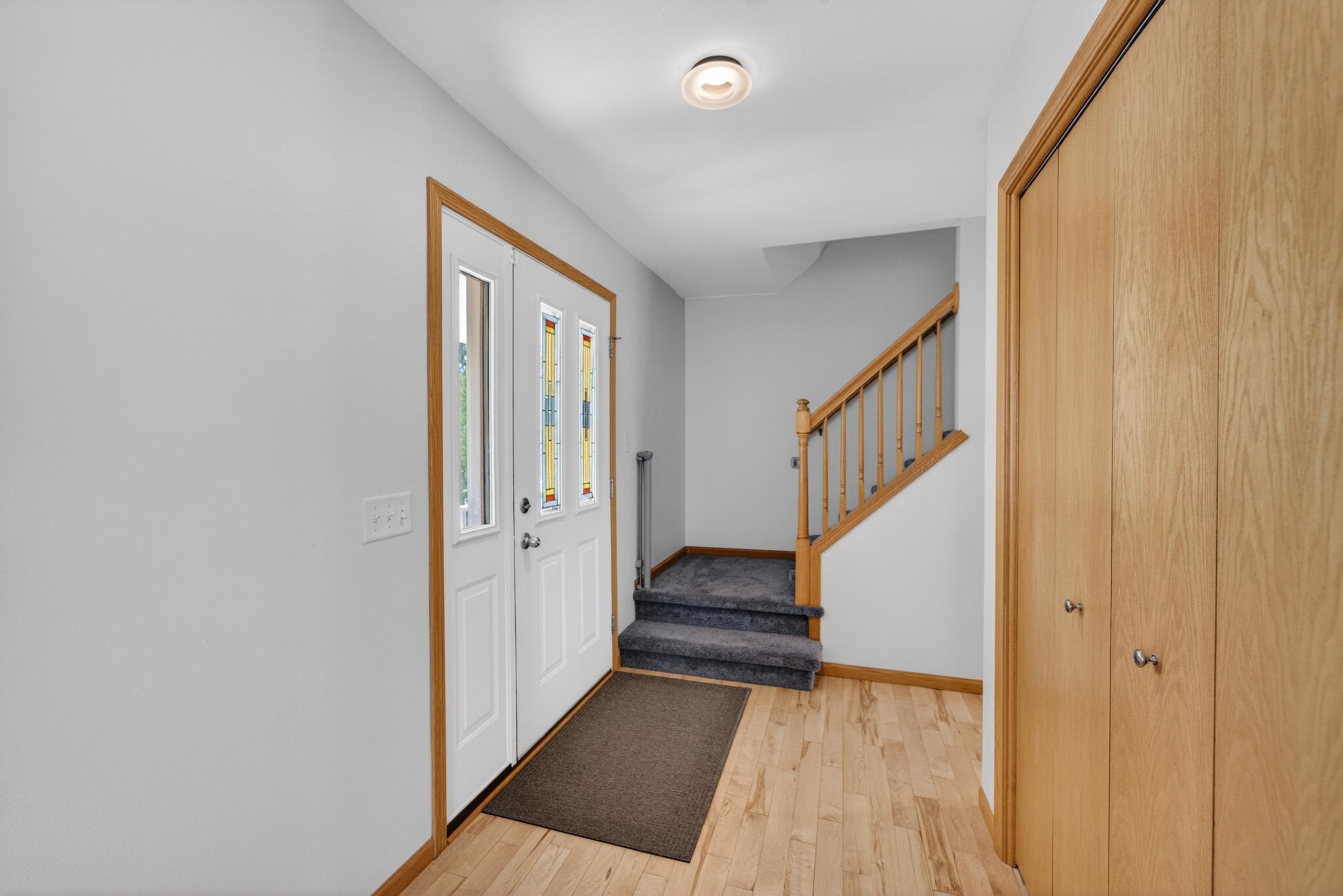 2877 Larkspur Lane