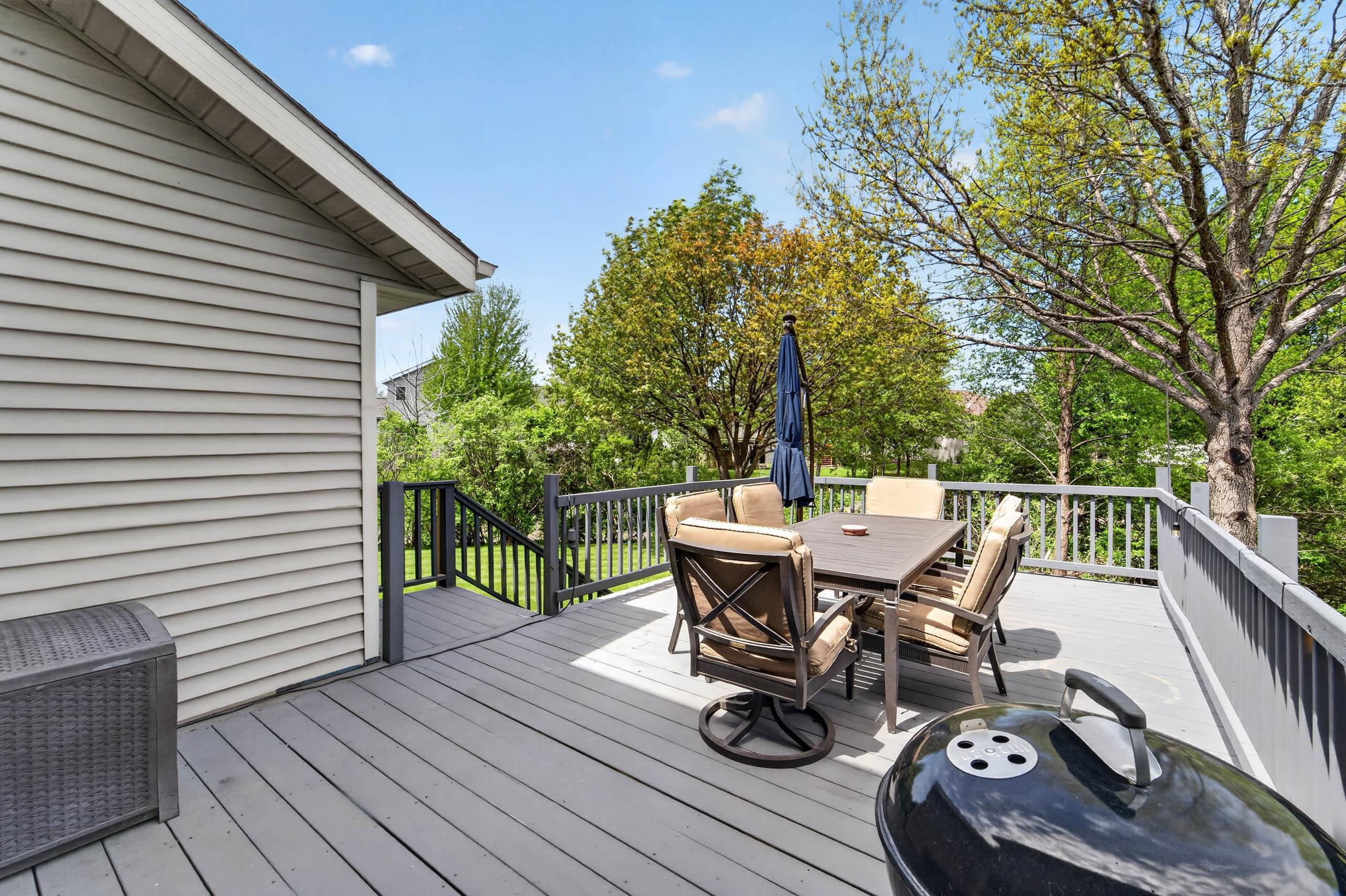 2877 Larkspur Lane
