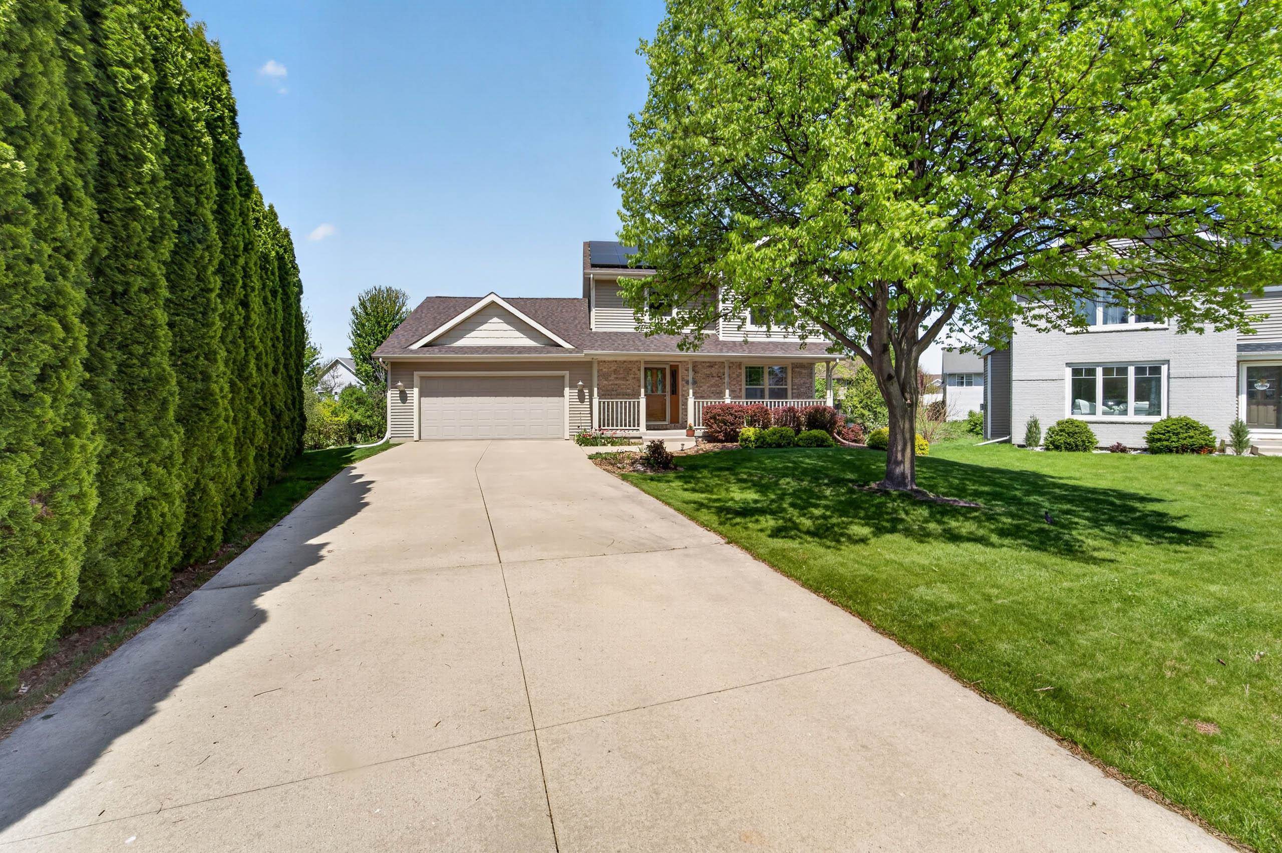 2877 Larkspur Lane