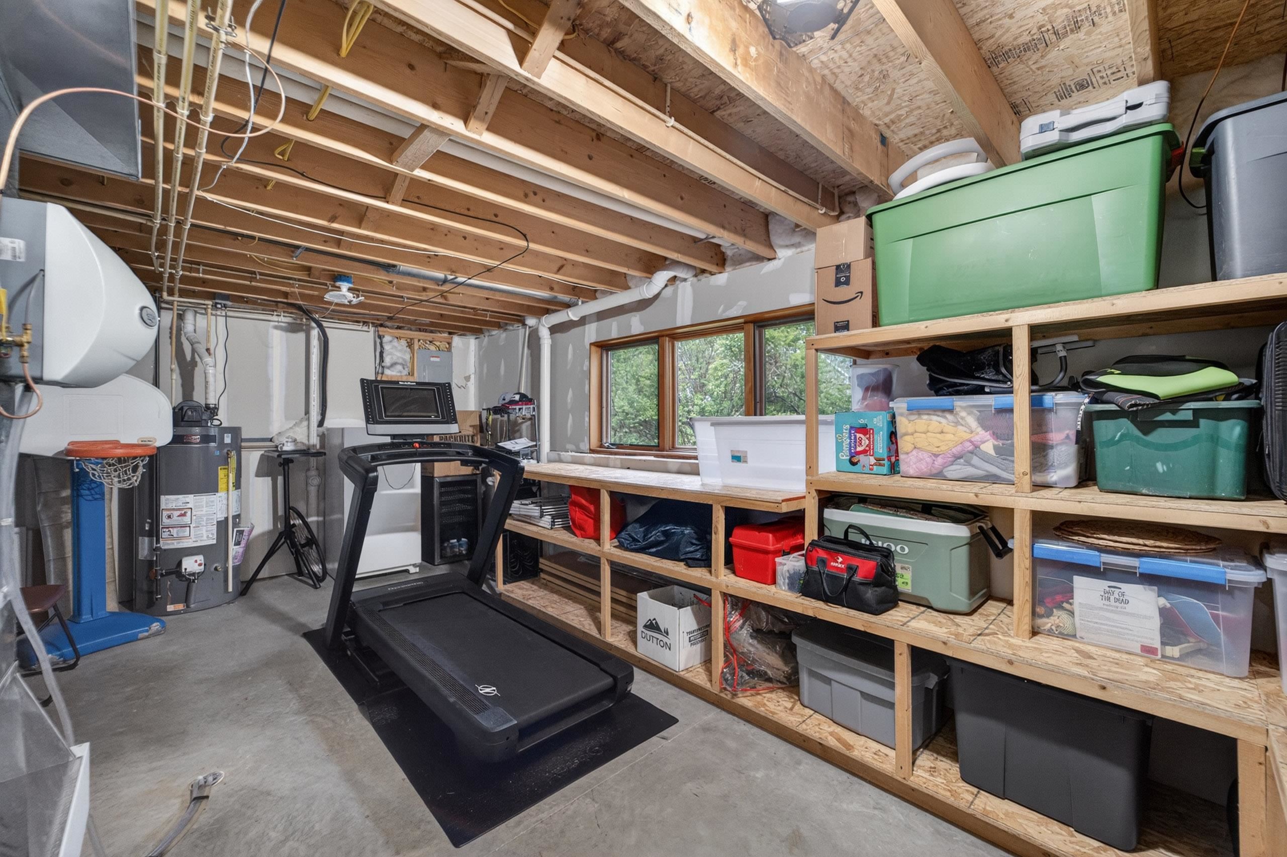 2877 Larkspur Lane