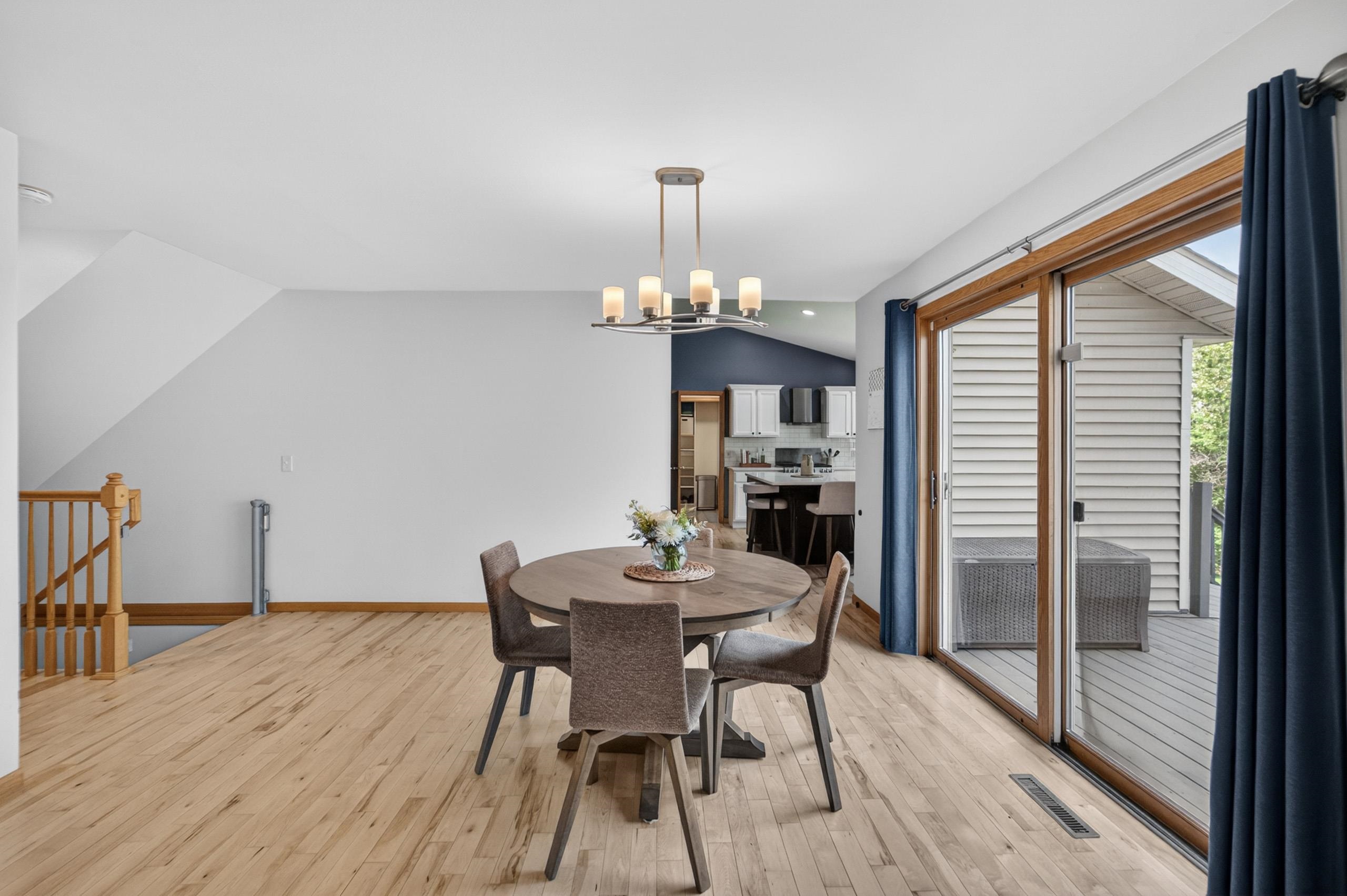 2877 Larkspur Lane