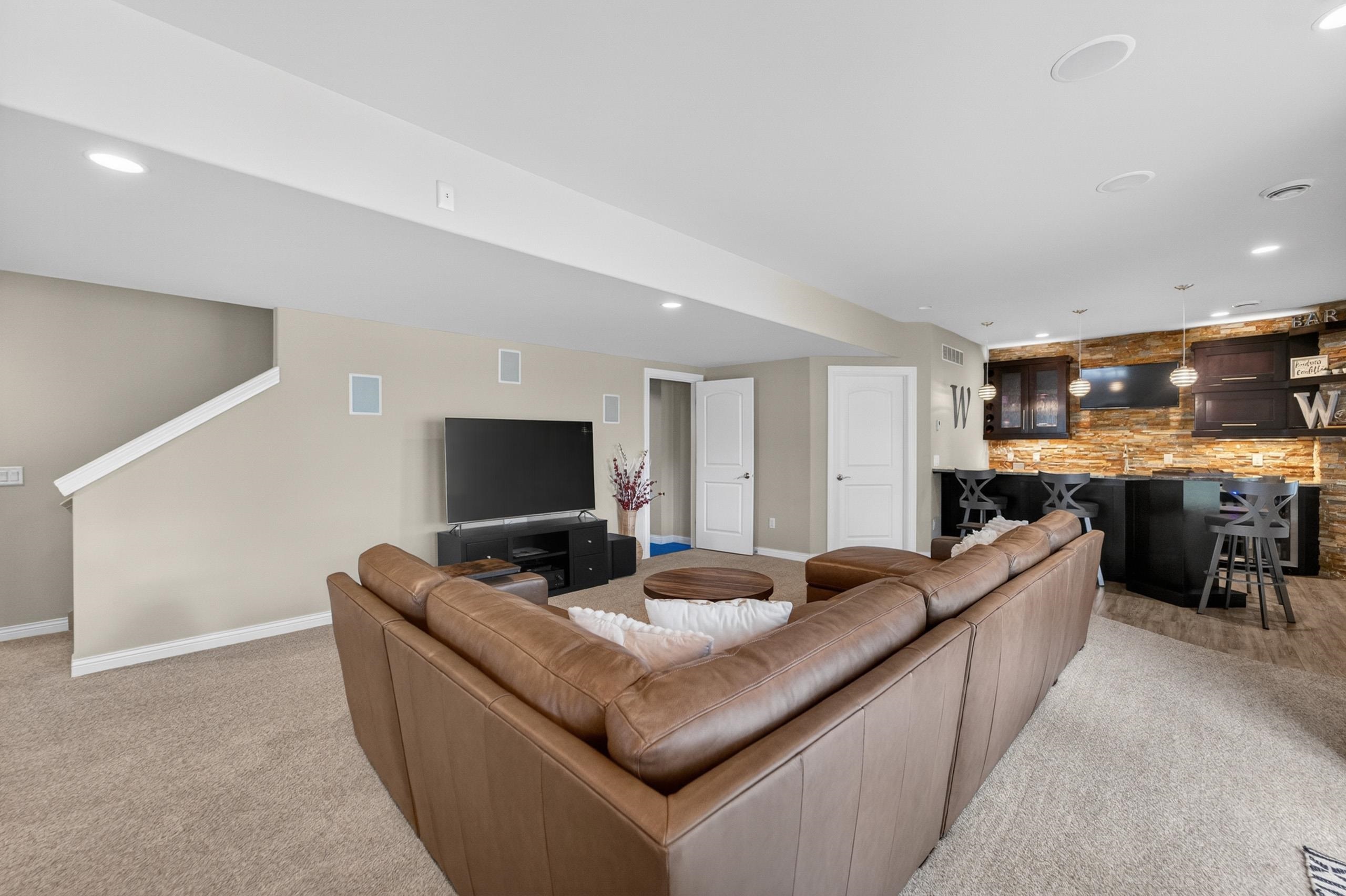 1729 Alysen Lane