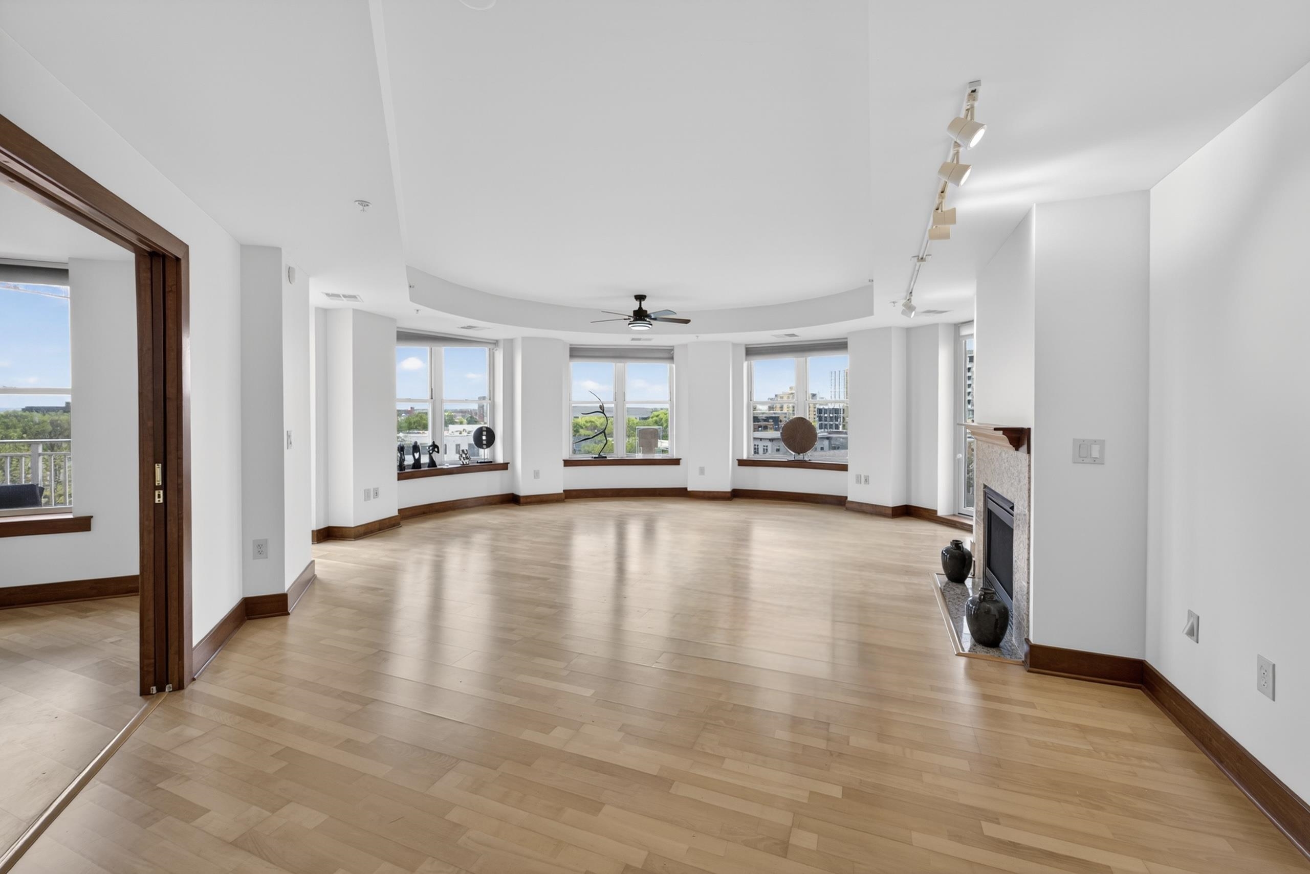 333 W Mifflin Street 6180